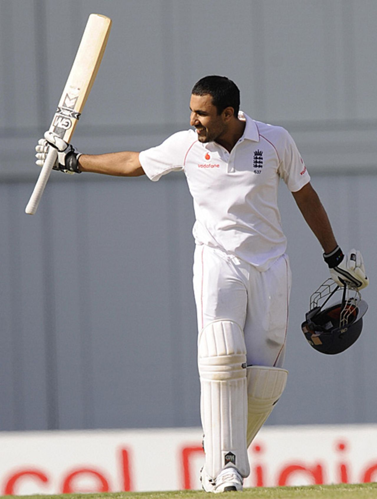 Ravi Bopara acknowledges applause after reaching his maiden Test hundred, West Indies v England, Barbados, 4th Test, February 27, 2009