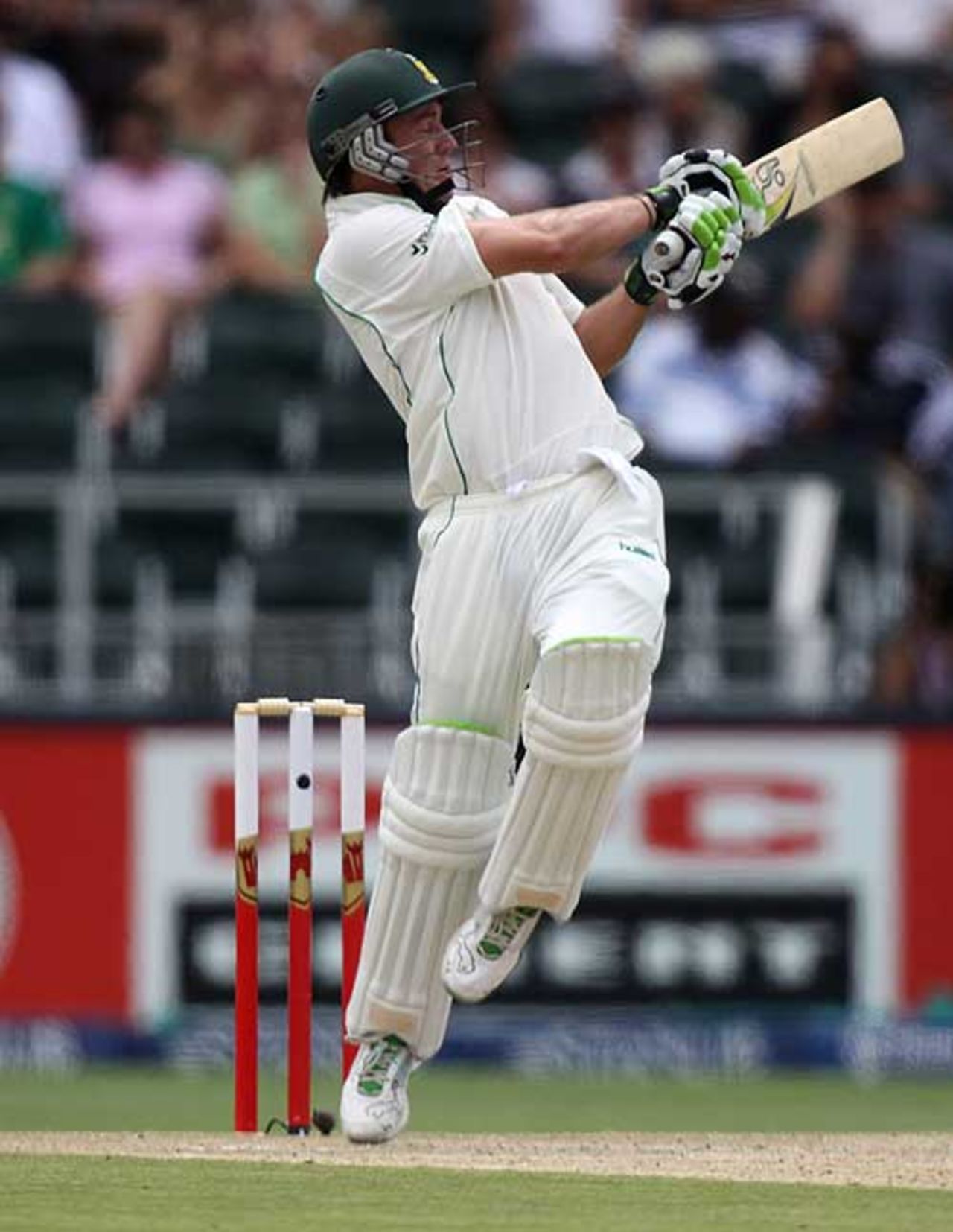 AB de Villiers on the attack, South Africa v Australia, 1st Test, Johannesburg, 3rd day, February 28, 2009