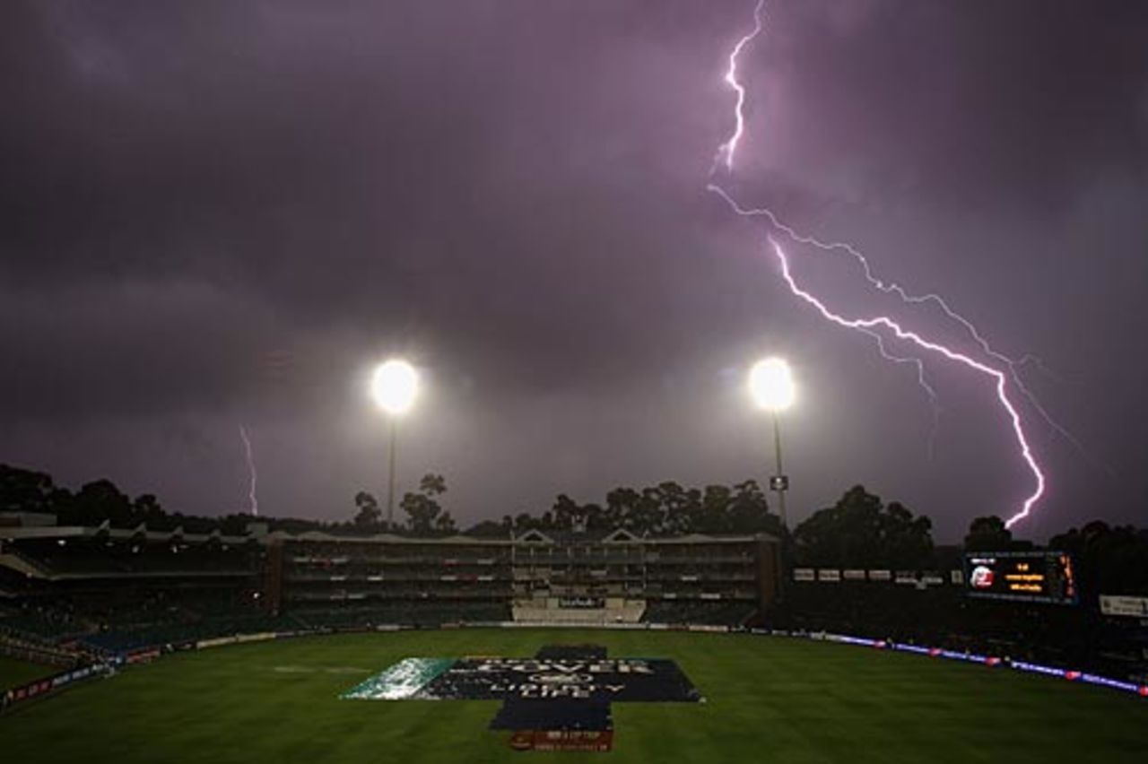 Lightning at the Wanderers, South Africa v Australia, 1st Test, Johannesburg, 3rd day, February 28, 2009