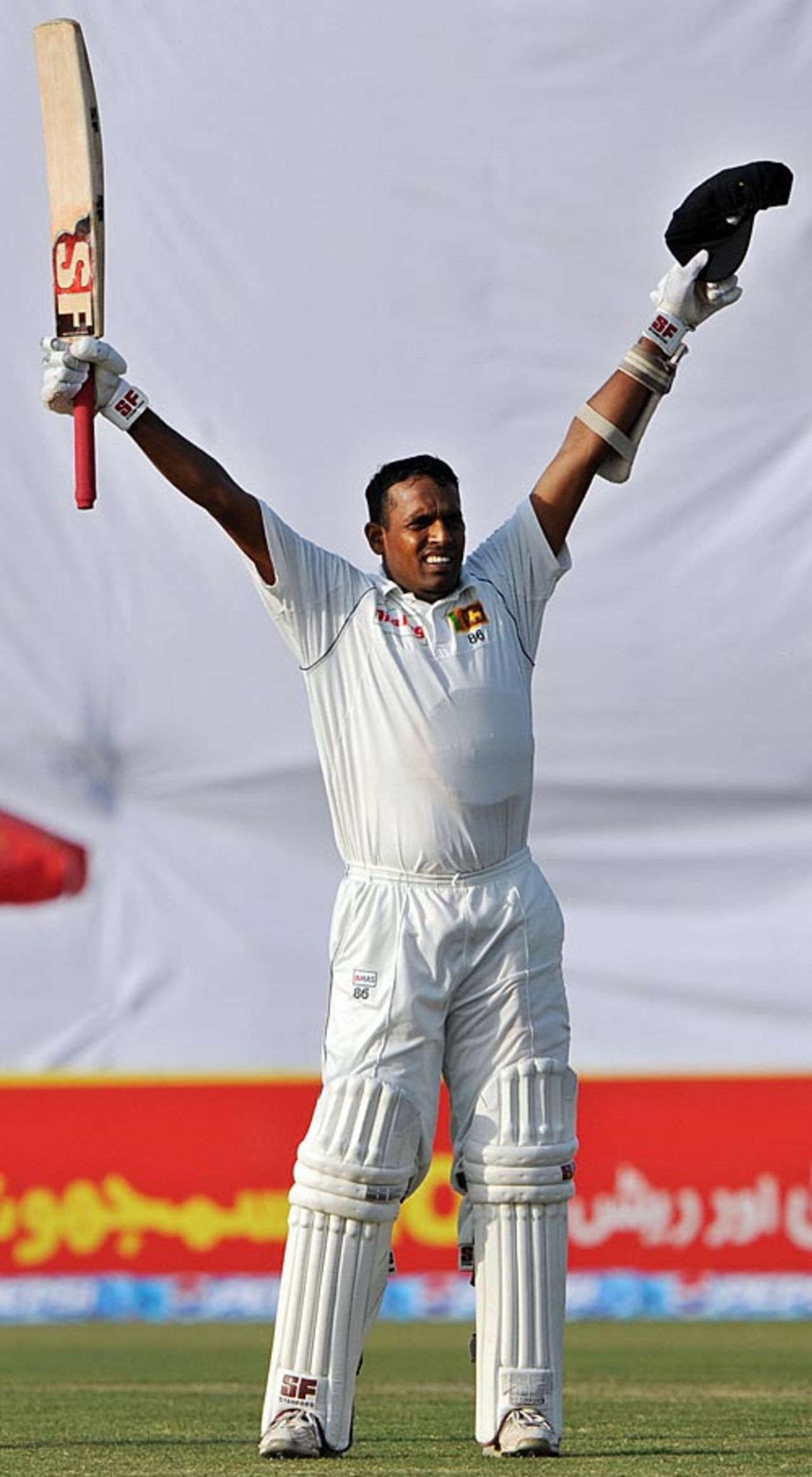Thilan Samaraweera scores his ninth Test century, Pakistan v Sri Lanka, 2nd Test, Lahore, 1st day, March 1, 2009