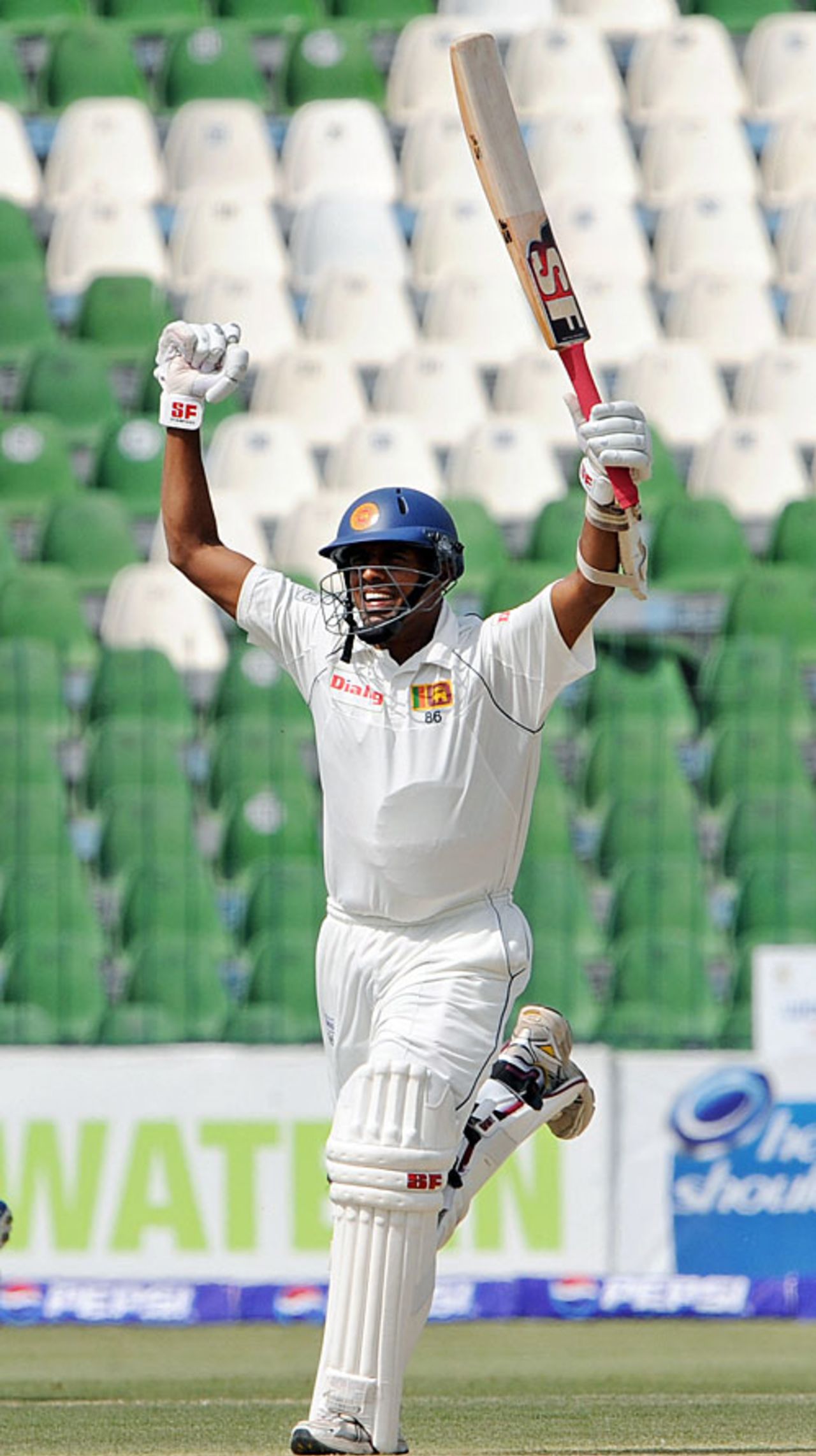 Thilan Samaraweera is ecstatic after scoring his second successive Test double-century, Pakistan v Sri Lanka, 2nd Test, 2nd day, March 2, 2009