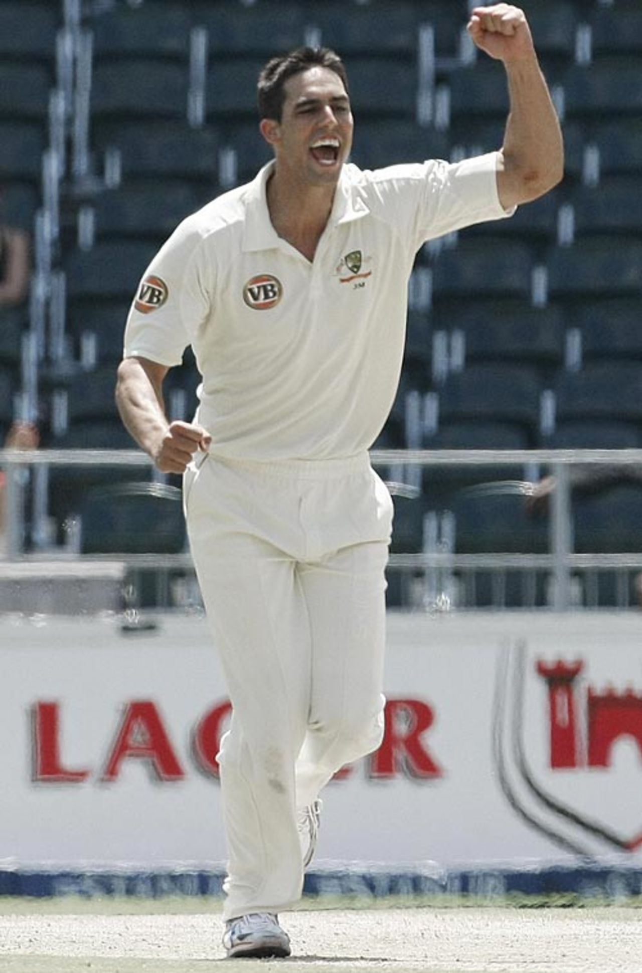 Mitchell Johnson bowled Jacques Kallis, South Africa v Australia, 1st Test, Johannesburg, 5th day, March 2, 2009