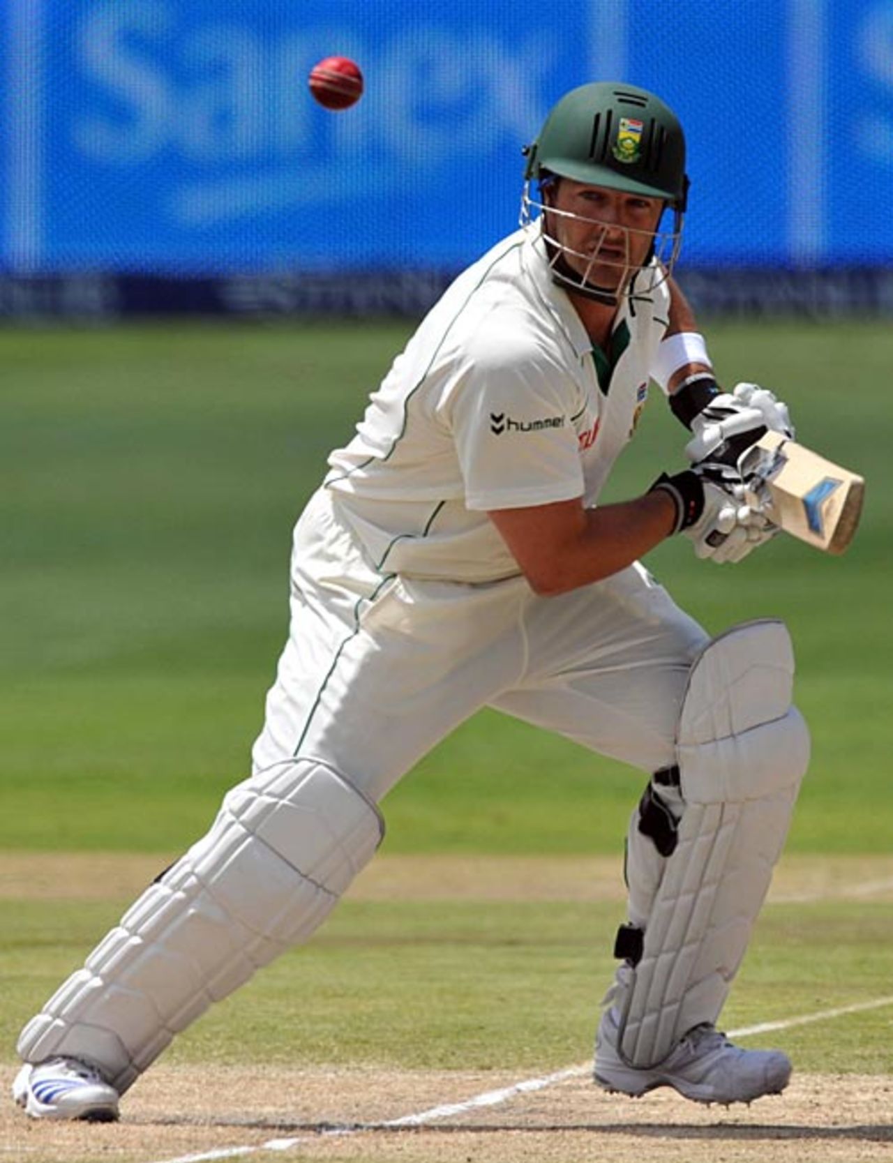 Mark Boucher plays watchfully, South Africa v Australia, 1st Test, Johannesburg, 5th day, March 2, 2009