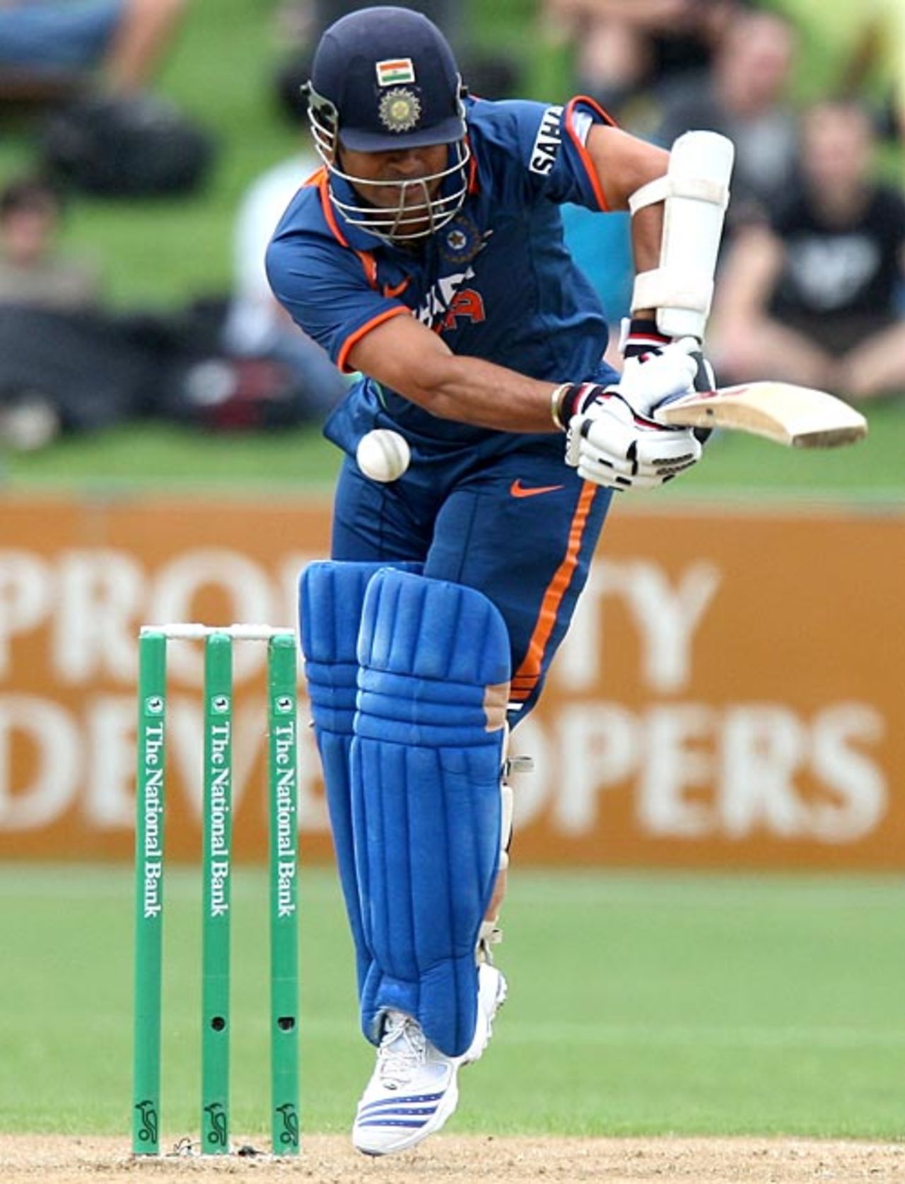 Sachin Tendulkar plays off the back foot, New Zealand v India, 1st ODI, Napier, March 3, 2009