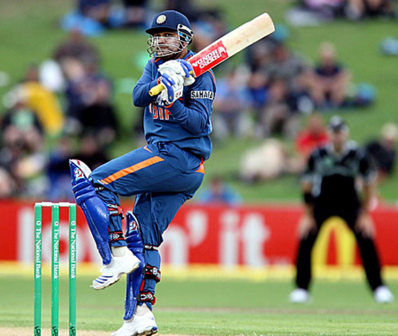 Virender Sehwag swivels and pulls, New Zealand v India, 1st ODI, Napier, March 3, 2009