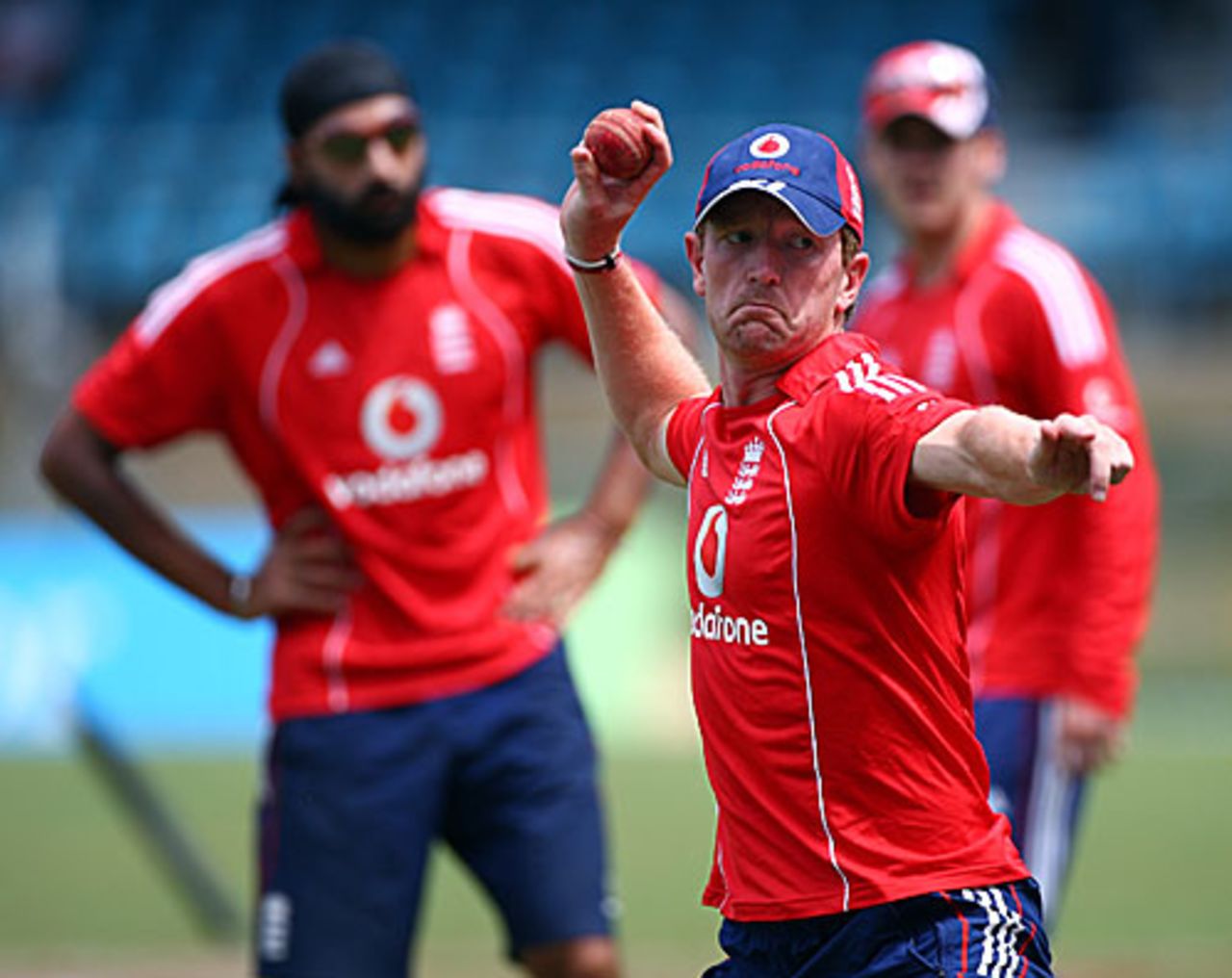 Paul Collingwood prepares to throw during a fielding drill, West Indies v England, 5th Test, Trinidad, March 5, 2009