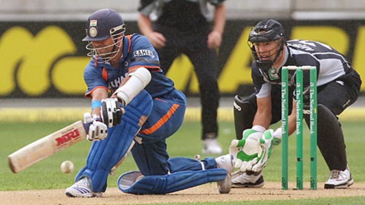 Sachin Tendulkar misses a sweep and is lbw, New Zealand v India, 2nd ODI, Westpac Stadium, Wellington, March 6, 2009
