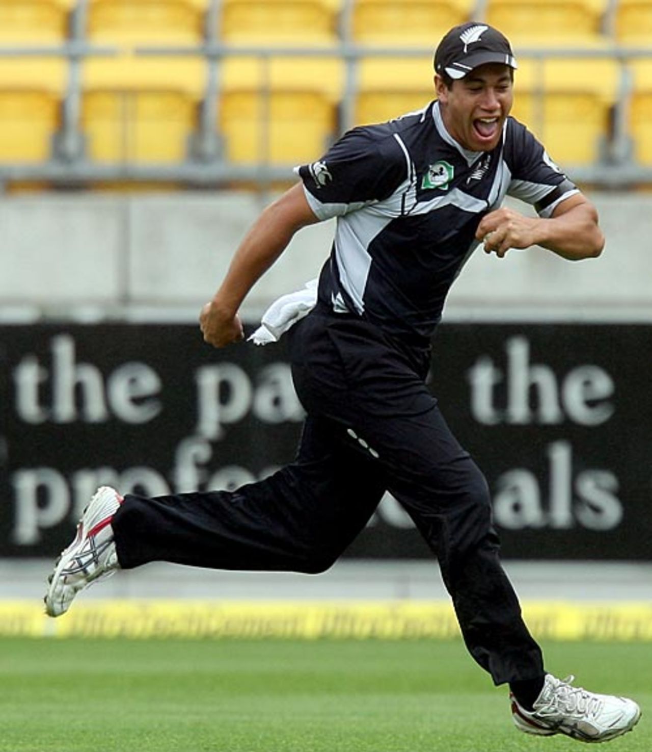 Ross Taylor took a sharp catch to dismiss Yuvraj Singh, New Zealand v India, 2nd ODI, Westpac Stadium, Wellington, March 6, 2009