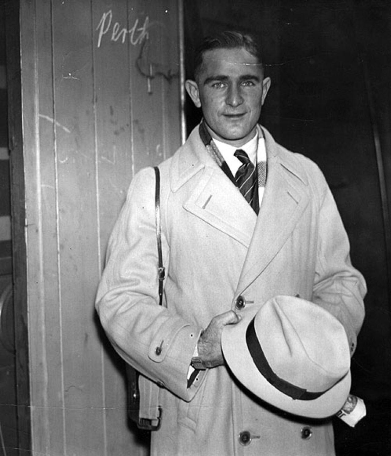 Sid Barnes on his arrival at Waterloo Station, London, April 1938
