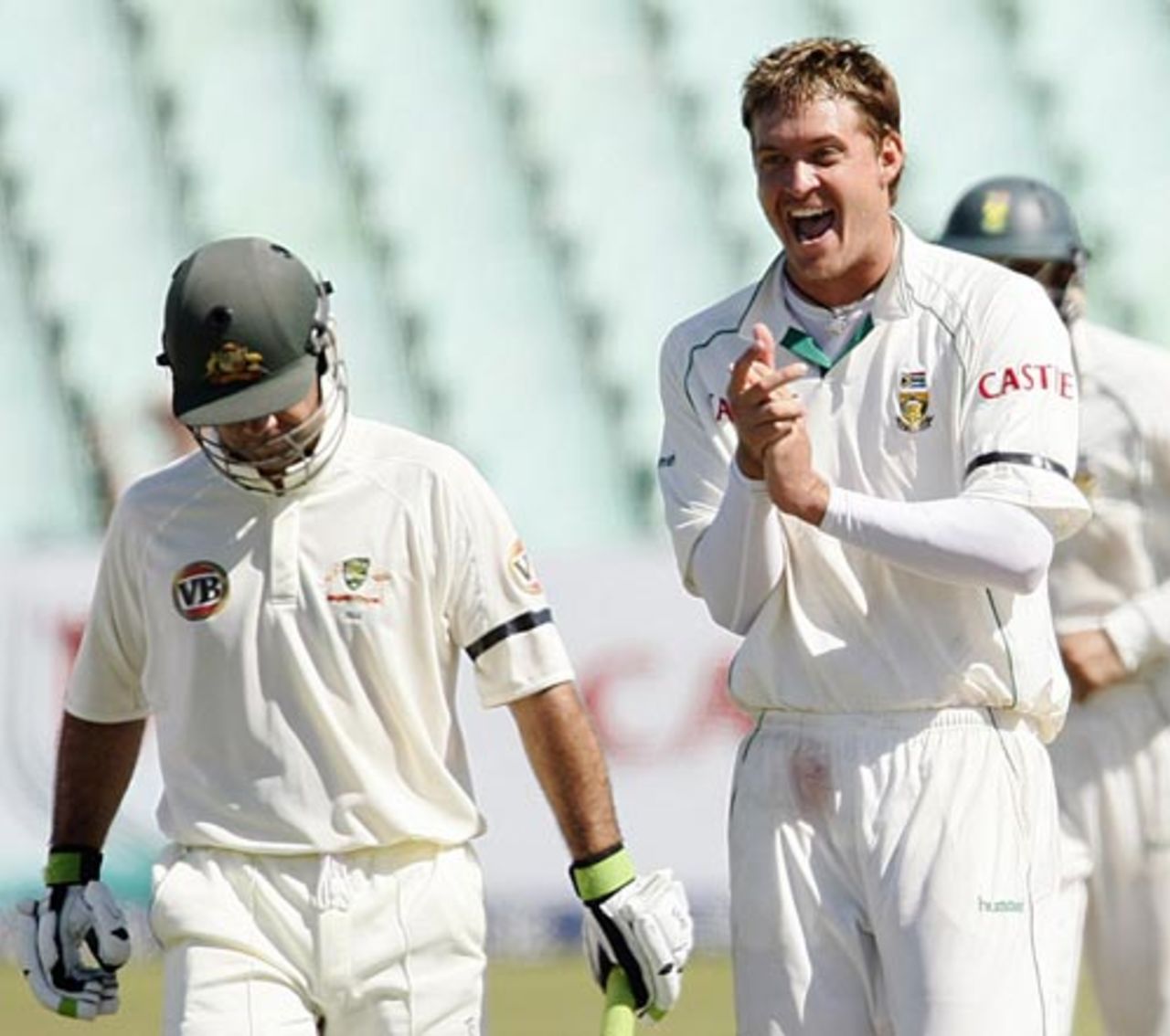 Paul Harris is delighted to have got rid of Ricky Ponting, South Africa v Australia, 2nd Test, Durban, 1st day, March 6, 2009