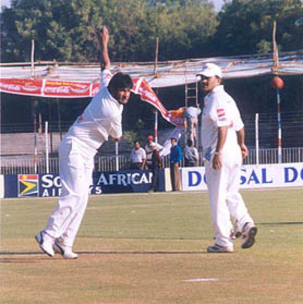 FedEx Cup 1999, Second OD: Sandeep Patil practising his arm