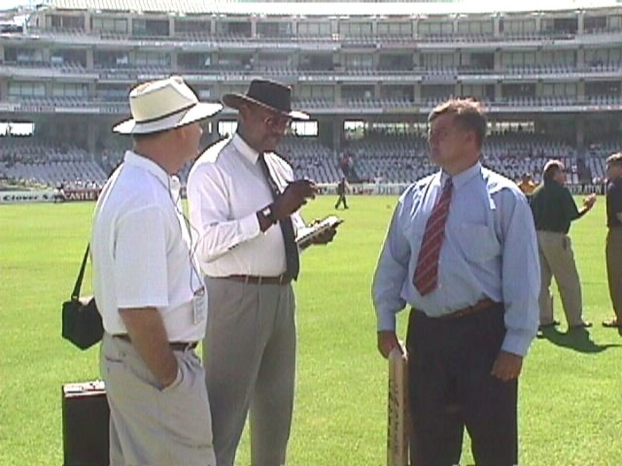 Croft (centre) with Newlands Cricket Ground curator Christo Erasmu s (right) and former England player Roger Prideaux.