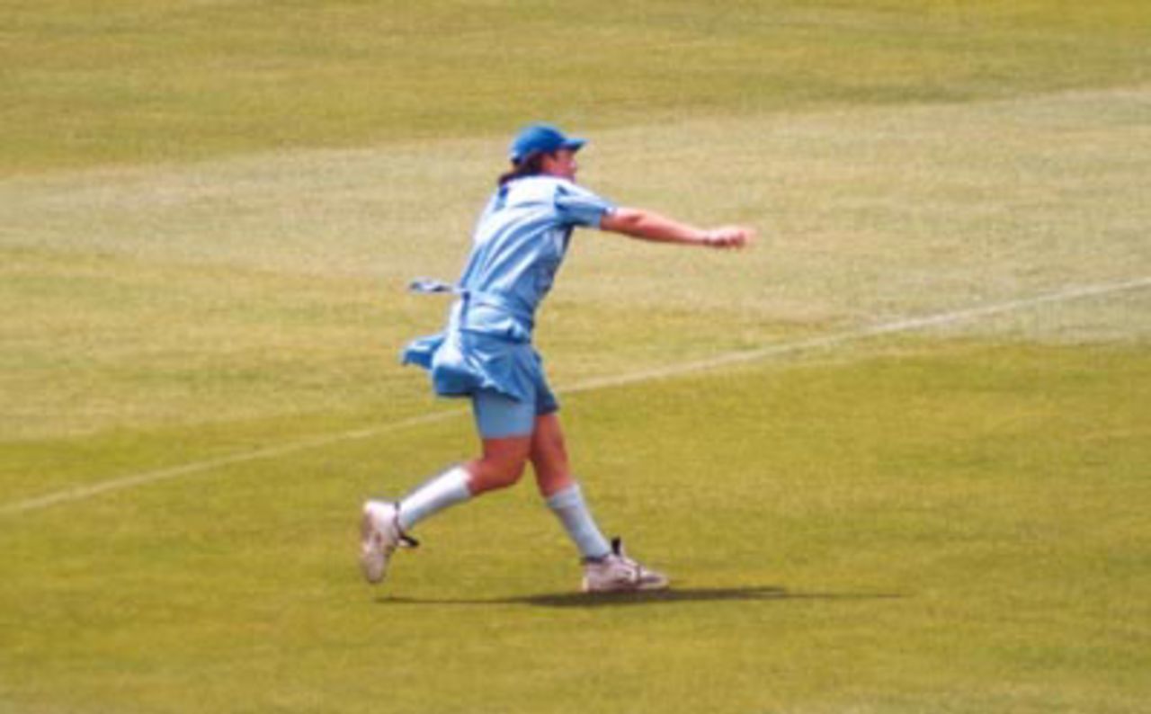 Bronwyn Calver fielding for NSW.   2nd final Australian NWCL.  18 December 1999