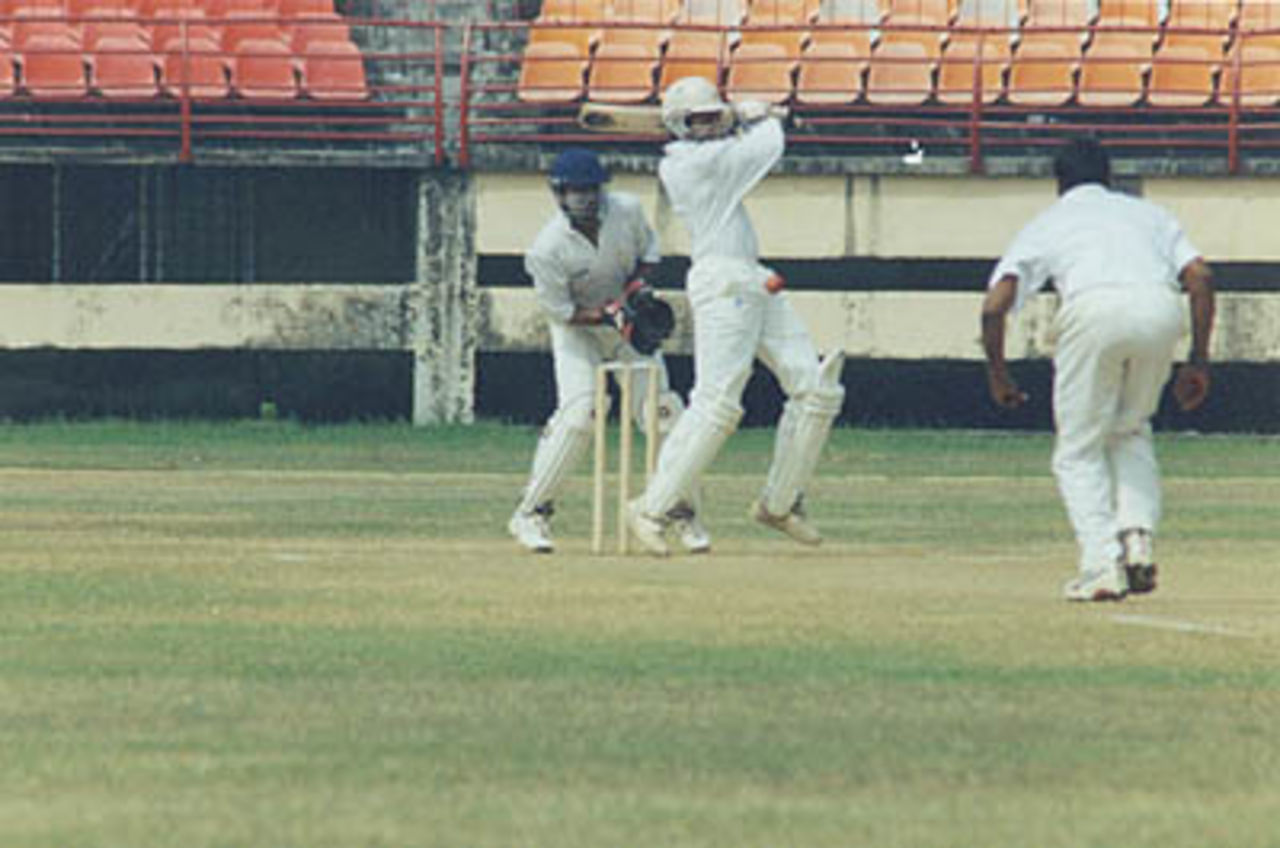 Prashanth Menon pulls a WD Balaji Rao delivery. Ranji Trophy South Zone League, 2000/01, Kerala v Tamil Nadu, Nehru Stadium, Kochi 29Nov-02Dec 2000.