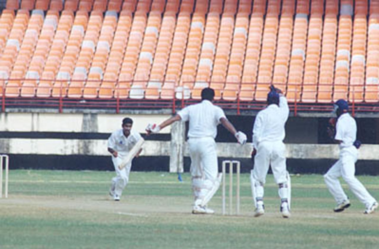 Sreekumar Nair appeals for a catch against S Mahesh, Ranji Trophy South Zone League, 2000/01, Kerala v Tamil Nadu, Nehru Stadium, Kochi, 29Nov-02Dec 2000.