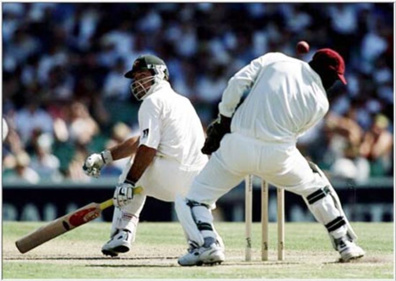 Australia v West Indies , 5th Test at the Sydney Cricket Ground, January 2001
