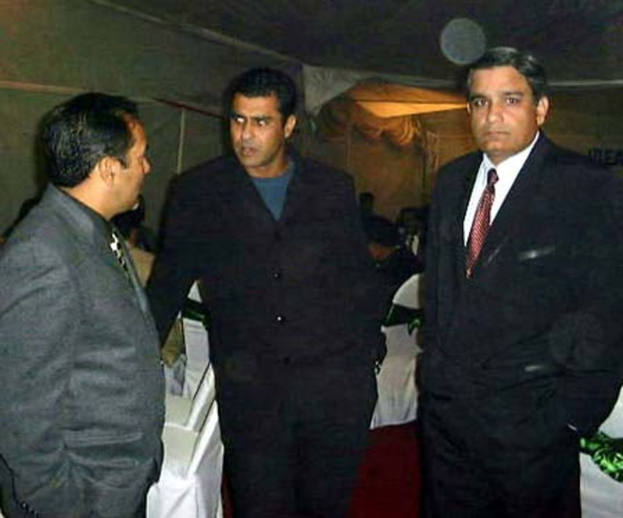 Waqar Younis and Fawad Ijaz Khan, Chief Executive of Pakistan Veterans Cricket Association at the Dinner in Lahore, January 15, 2001