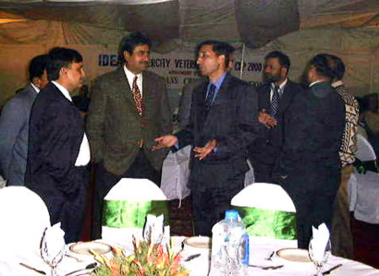 Ashiq Hussain Qureshi, Vice President PVCA, welcoming some of the guests at the Pakistan Veterans Cricket Association Dinner in Lahore, January 15, 2001