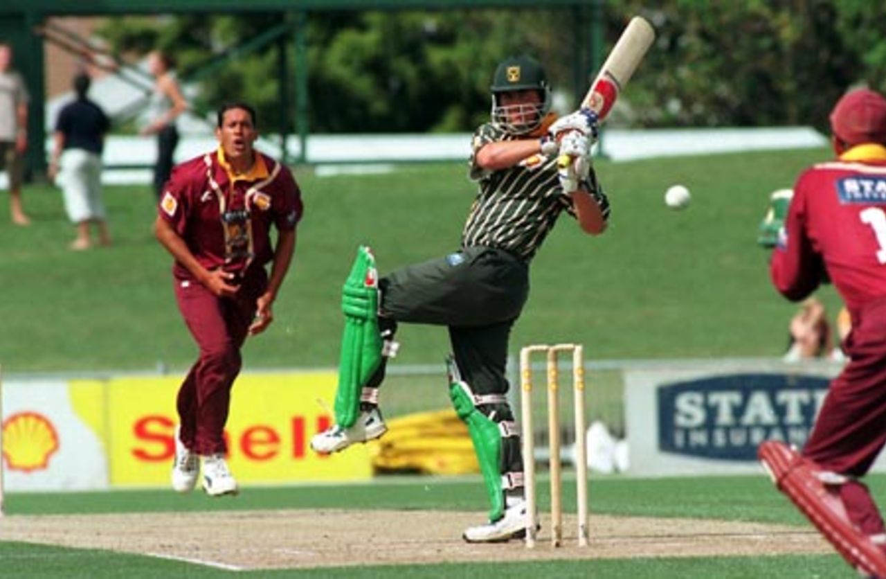 Central Districts opening batsman David Kelly misses an attempted pull from a wide ball down the leg side from Northern Districts opening bowler Daryl Tuffey, taken by wicket-keeper Robbie Hart, Shell Cup Semi Final: Central Districts v Northern Districts at McLean Park, Napier, 21 January 2001