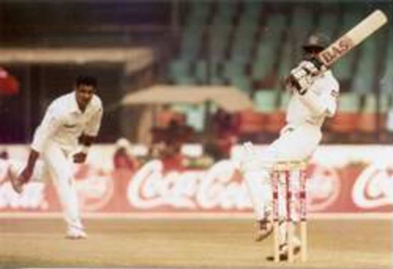 Ashraful pulled away Waqar to the fence