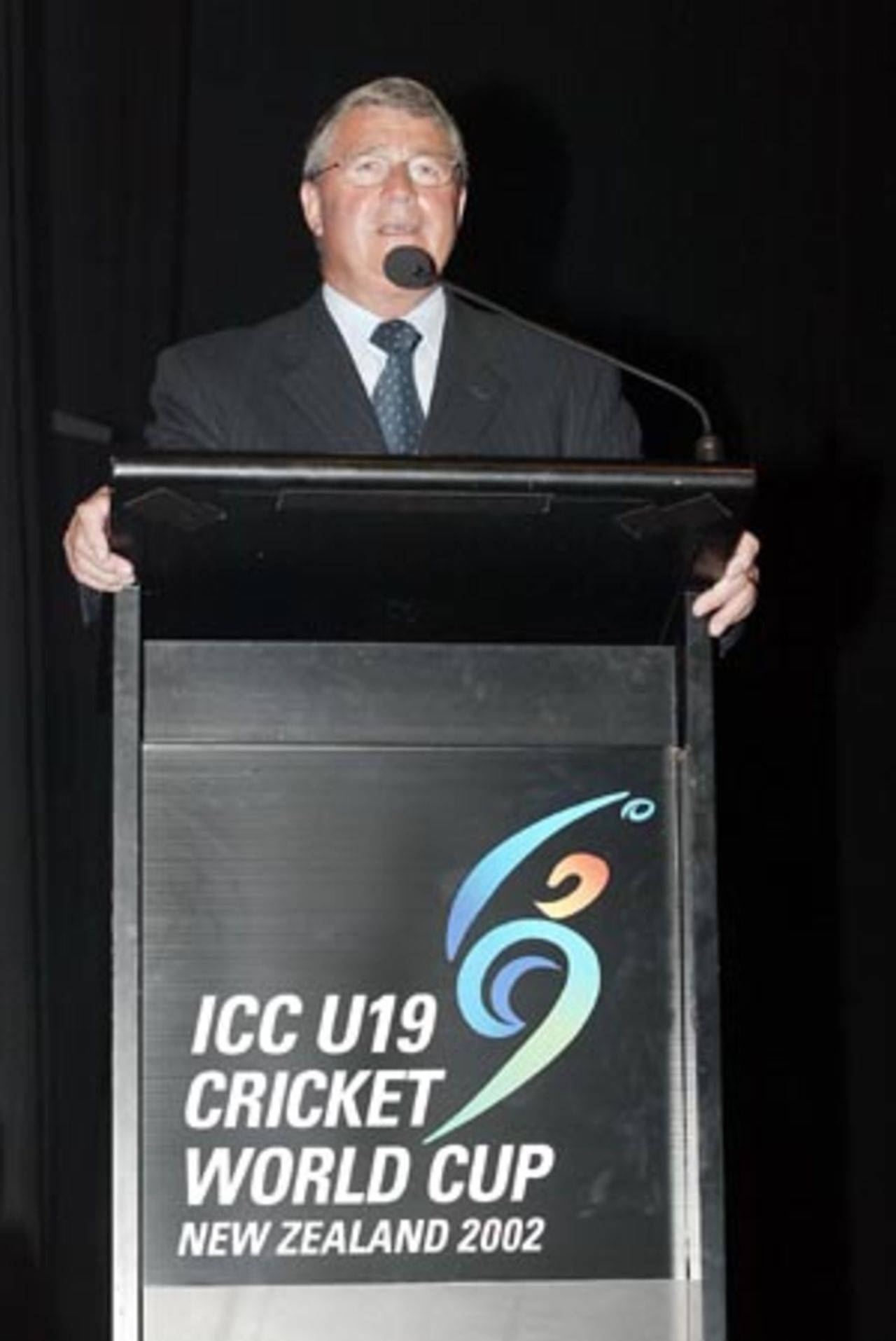 New Zealand deputy prime minister Jim Anderton delivers a speech at the ICC Under-19 World Cup opening ceremony at the Christchurch Convention Centre. 14 January 2002.