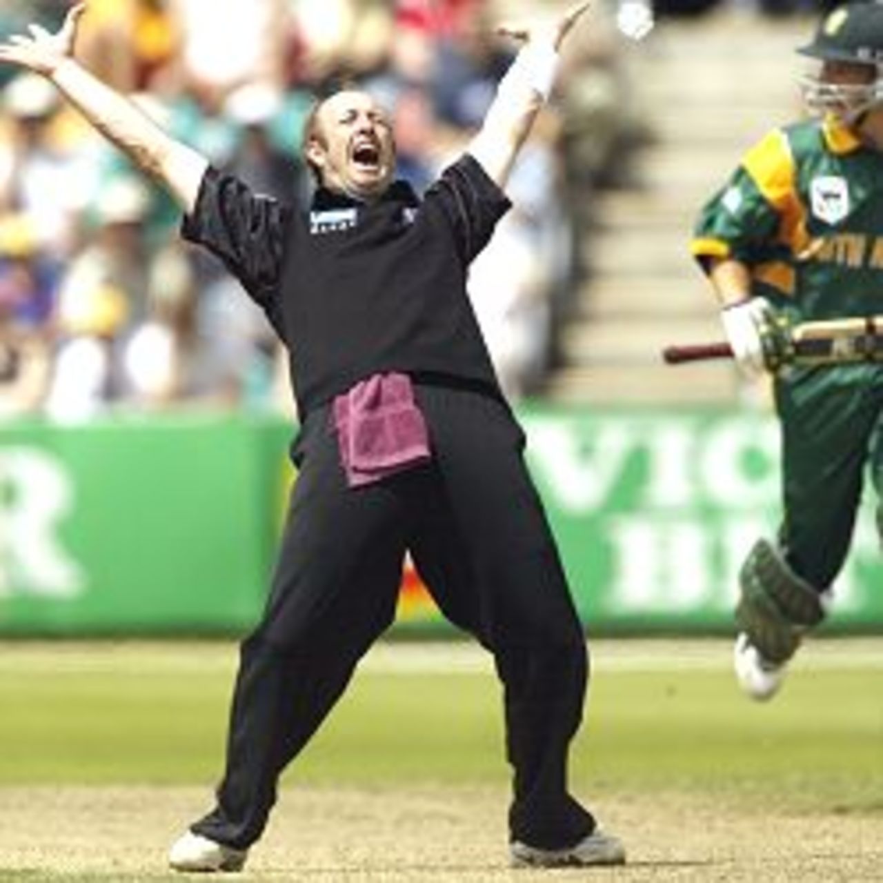 15 Jan 2002: Chris Harris of New Zealand unsuccessfully appeals for LBW against Boeta Dippenaar of South Africa, during the VB Series One Day International between South Africa and New Zealand played at Bellerive Oval, Hobart, Australia.