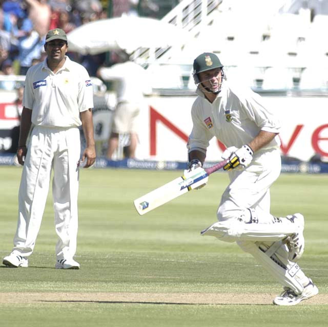 Graeme Smith sets off on his 100th run against Pakistan at Newlands