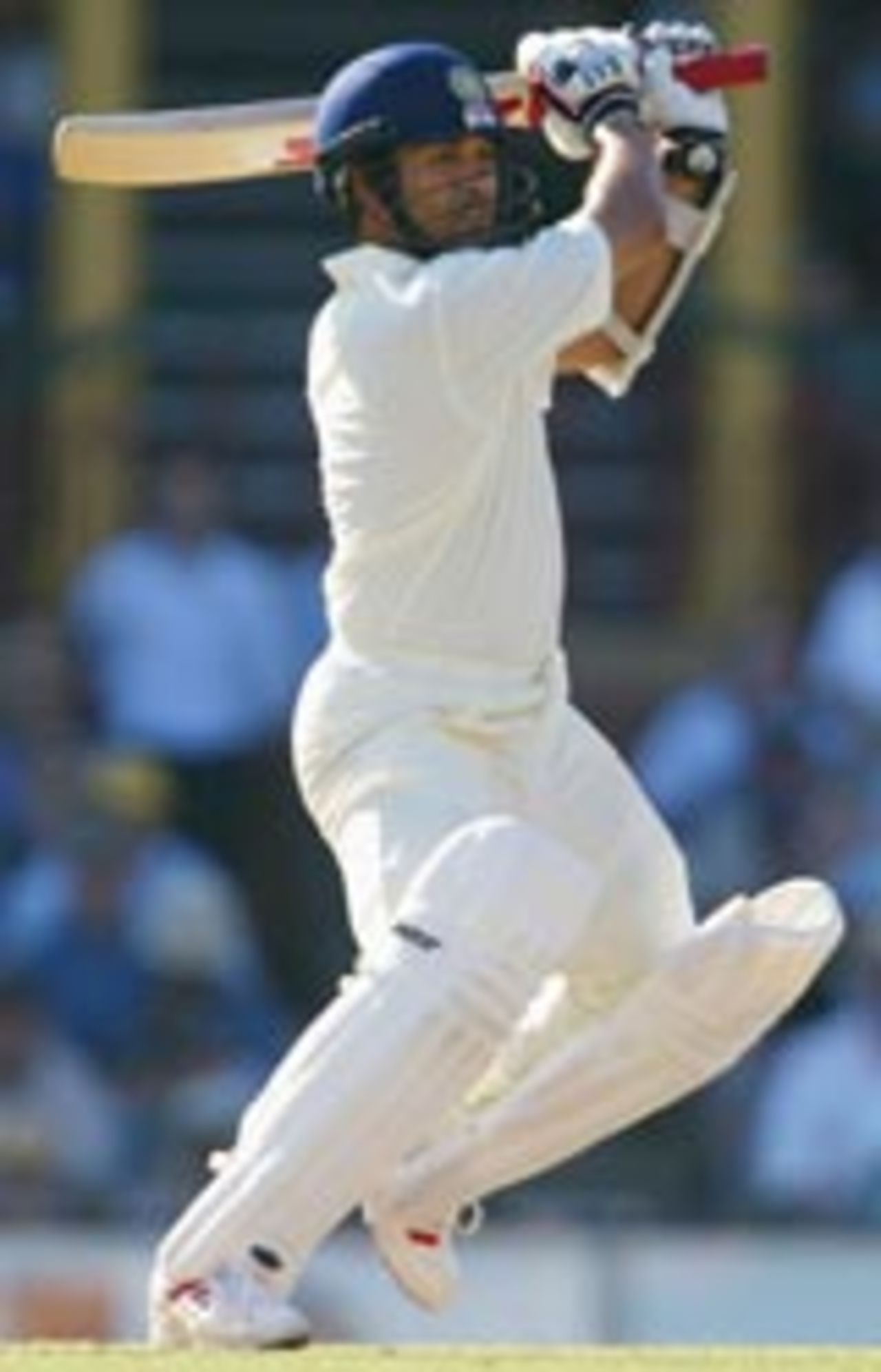 Sachin Tendulkar plays the cut, 4th Test, Sydney, 1st day, January 2, 2004