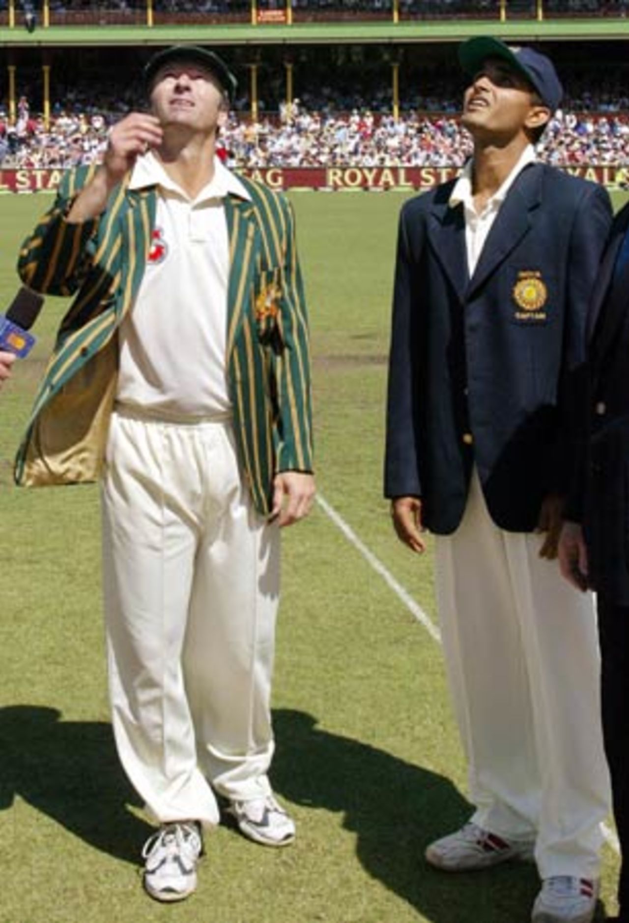 Which way will the coin spin? Both the captains at the toss, 4th Test, Sydney, 1st day, January 2, 2004