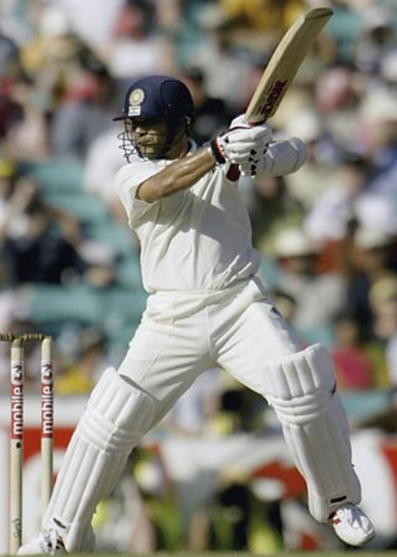 Sachin Tendulkar plays the square-cut, 4th Test, Sydney, 1st day, January 2, 2004
