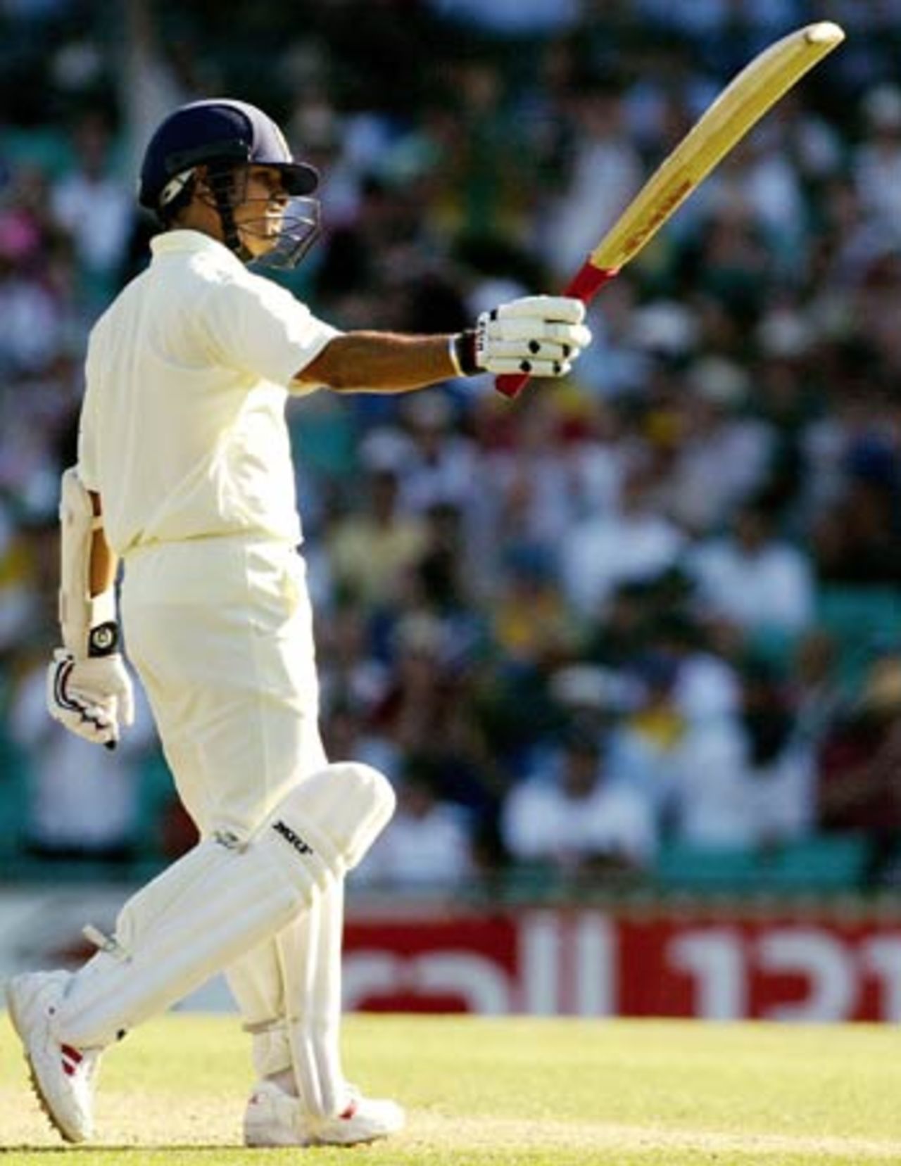 Sachin Tendulkar acknowledges his half-century, 4th Test, Sydney, 1st day, January 2, 2004
