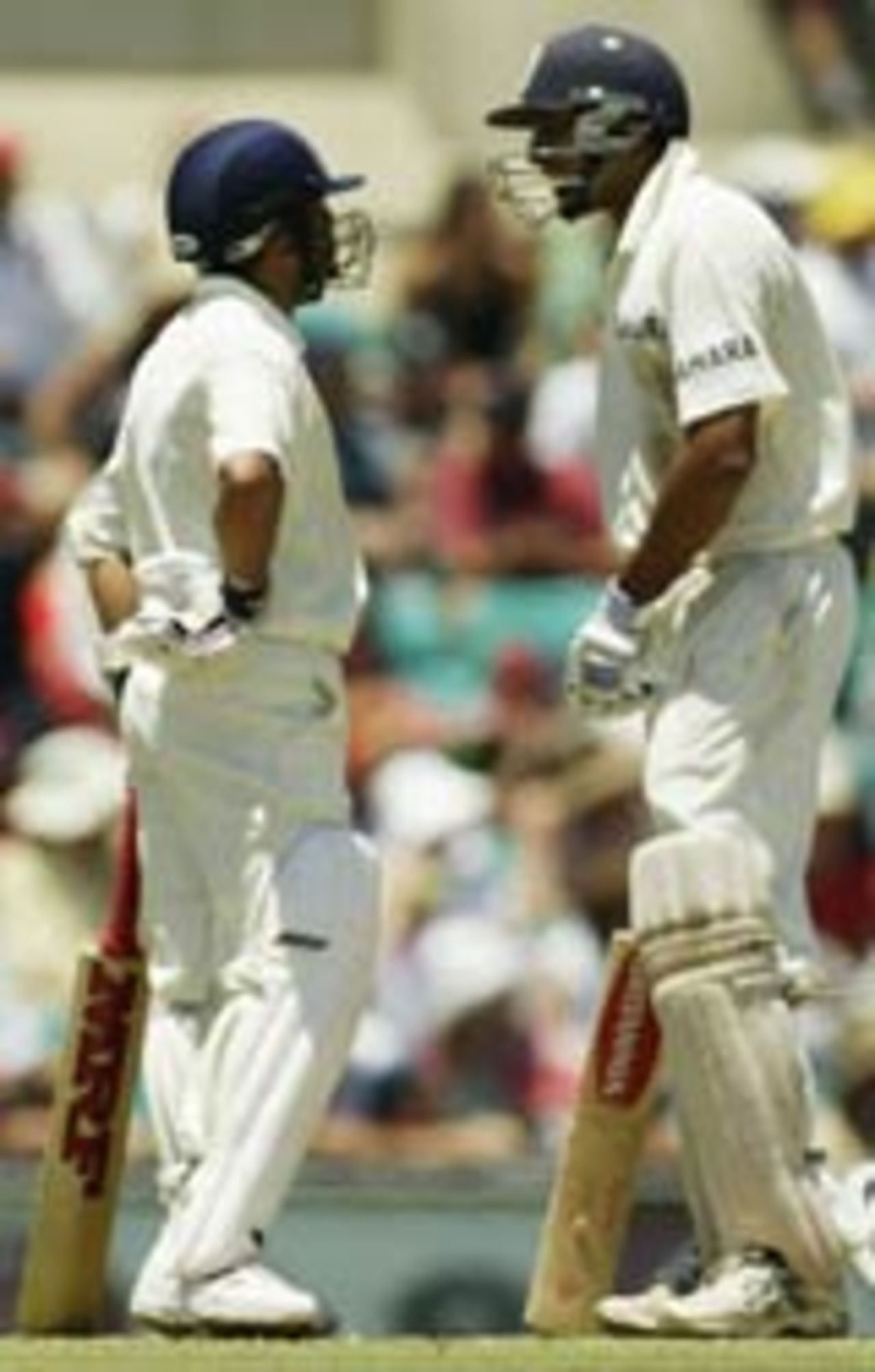 Sachin Tendulkar and VVS Laxman chat, Australia v India, 4th Test, Sydney, 2nd day, January 3, 2004