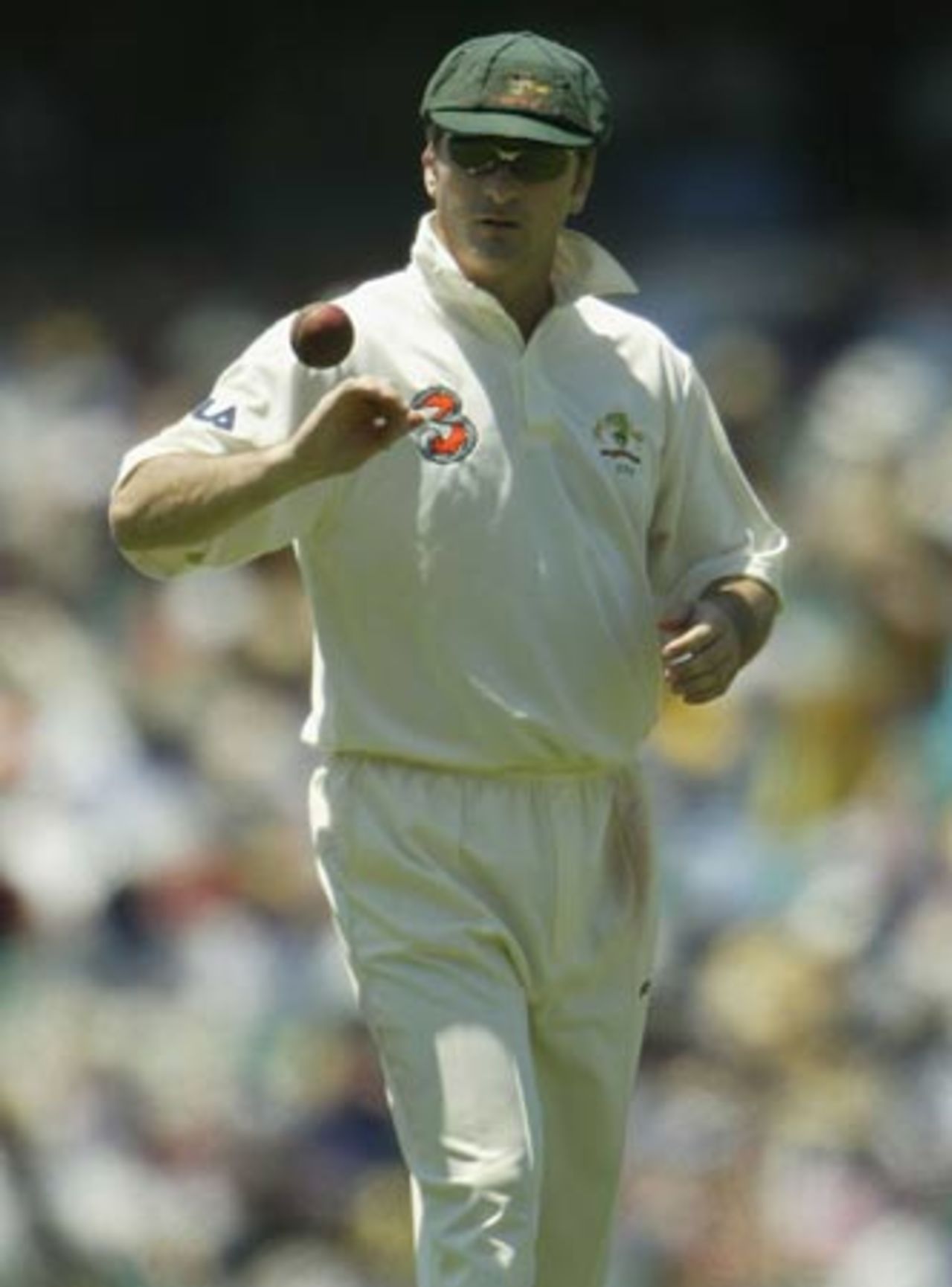 Steve Waugh searches for inspiration as the Indians pile the runs, Australia v India, 4th Test, Sydney, 2nd day, January 3, 2004