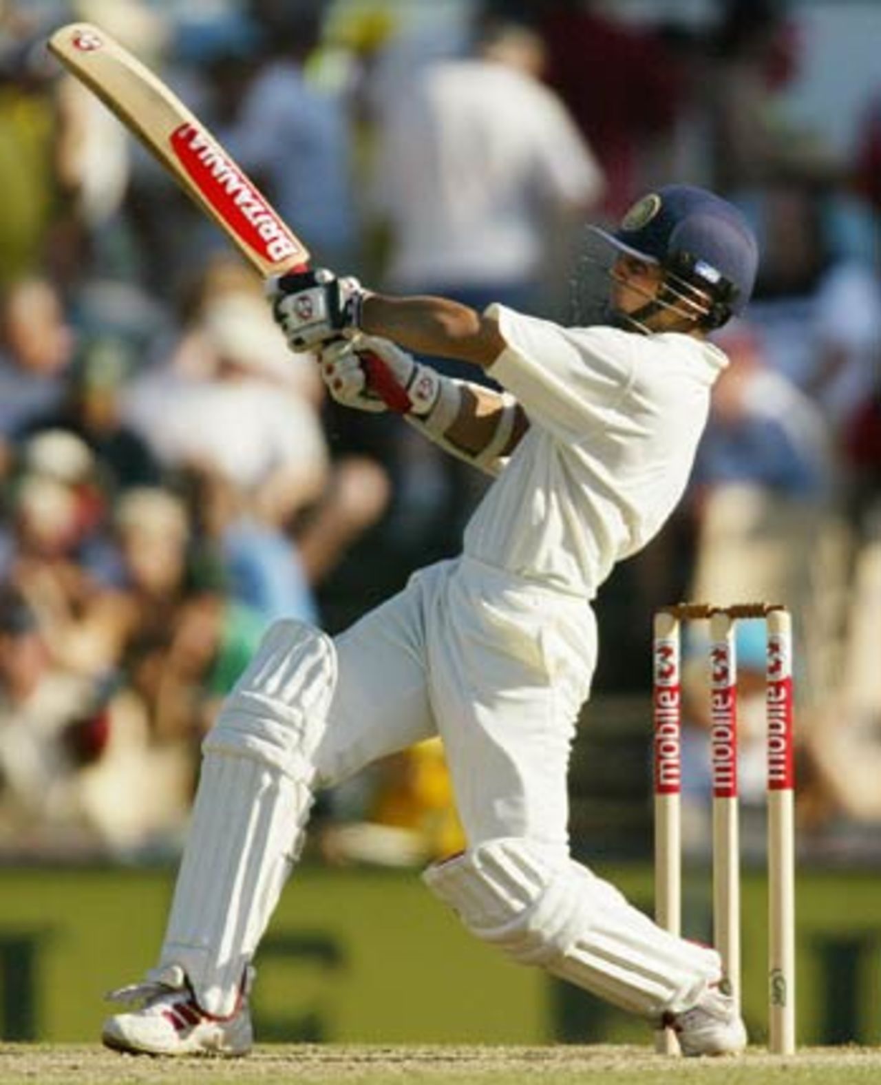 Parthiv Patel gets into his stride quickly, allowing the Australians no respite, Australia v India, 4th Test, Sydney, 2nd day, January 3, 2004