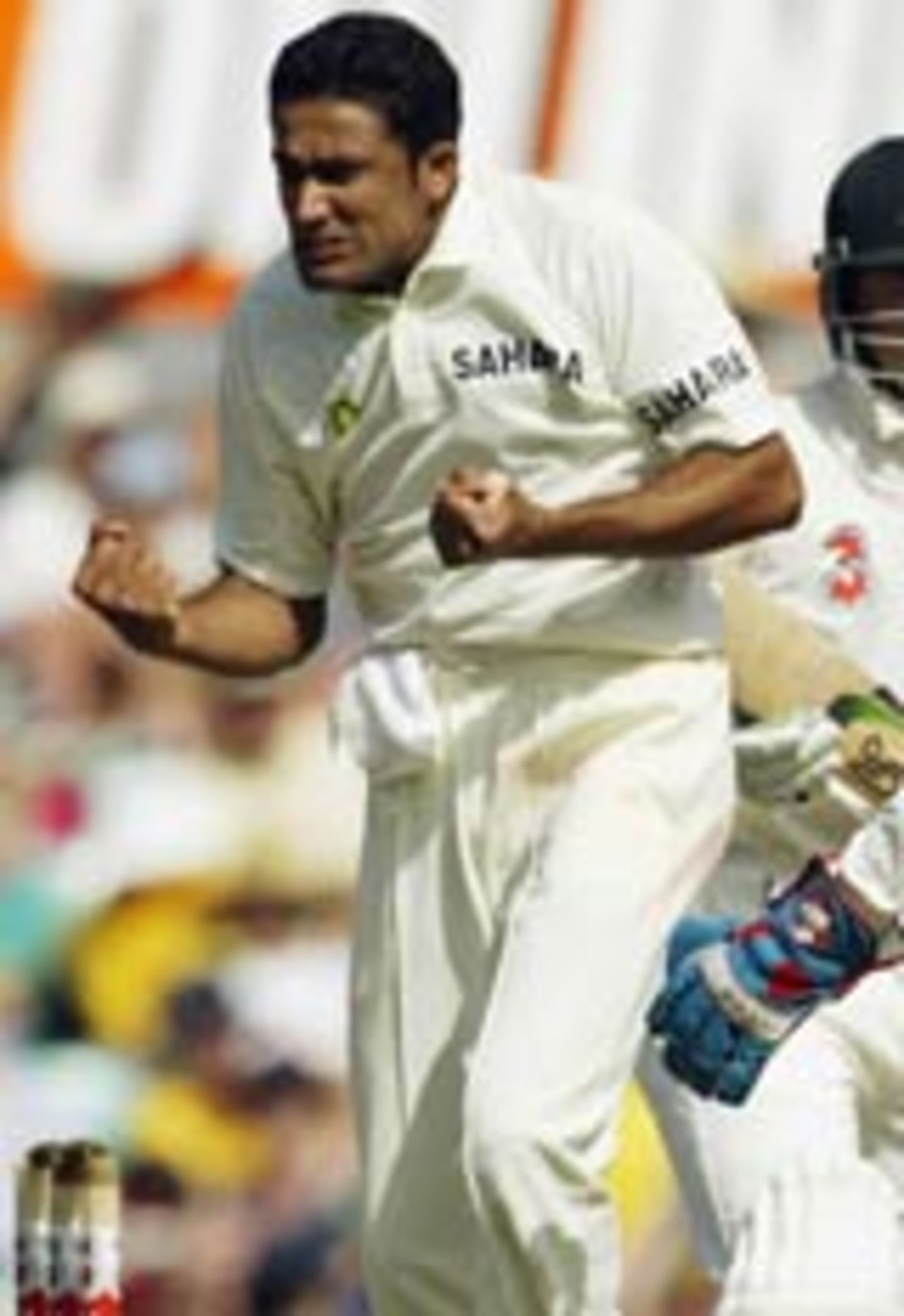 Anil Kumble celebrates, Australia v India, 4th Test, Sydney, 3rd day, January 4, 2004