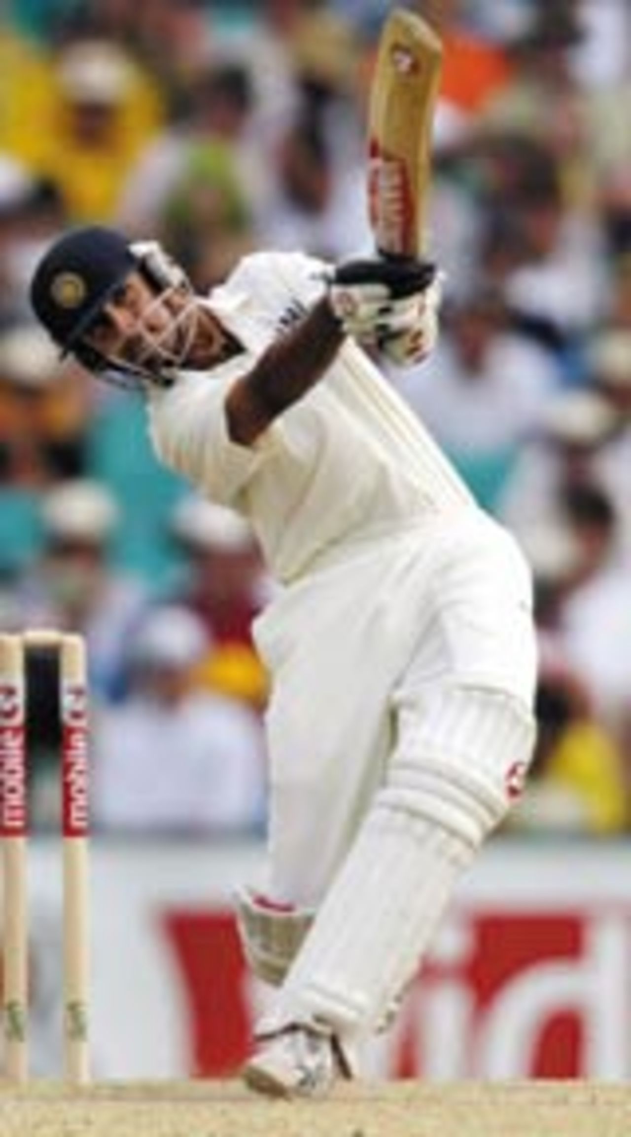 Rahul Dravid lofts the ball over the bowlers head, Australia v India, 4th Test, Sydney, 4th day, January 5, 2004