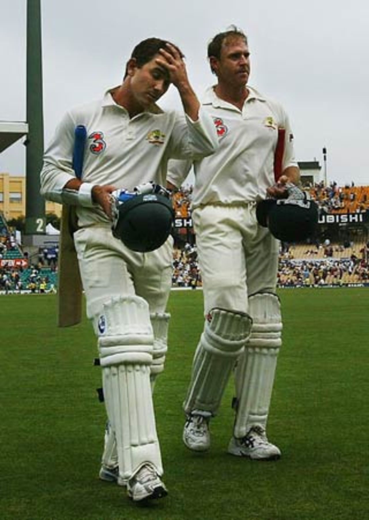 Matthew Hayden and Justin Langer had an awkward four overs to survive, and survive they did, when India finally declare, Australia v India, 4th Test, Sydney, 4th day, January 5, 2004
