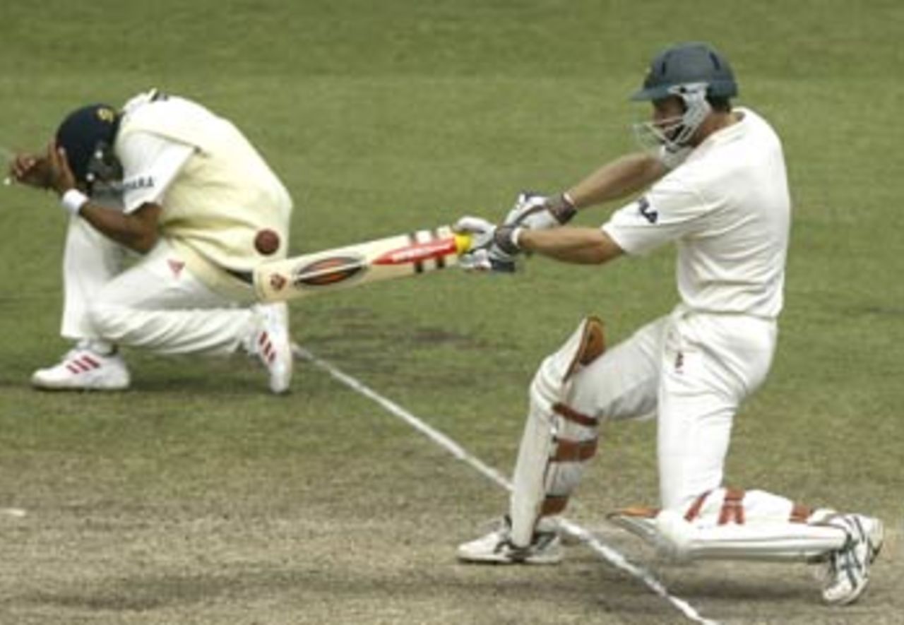 Simon Katich scattered the field with positive strokes, Australia v India, 4th Test, Sydney, 5th day, January 6, 2004