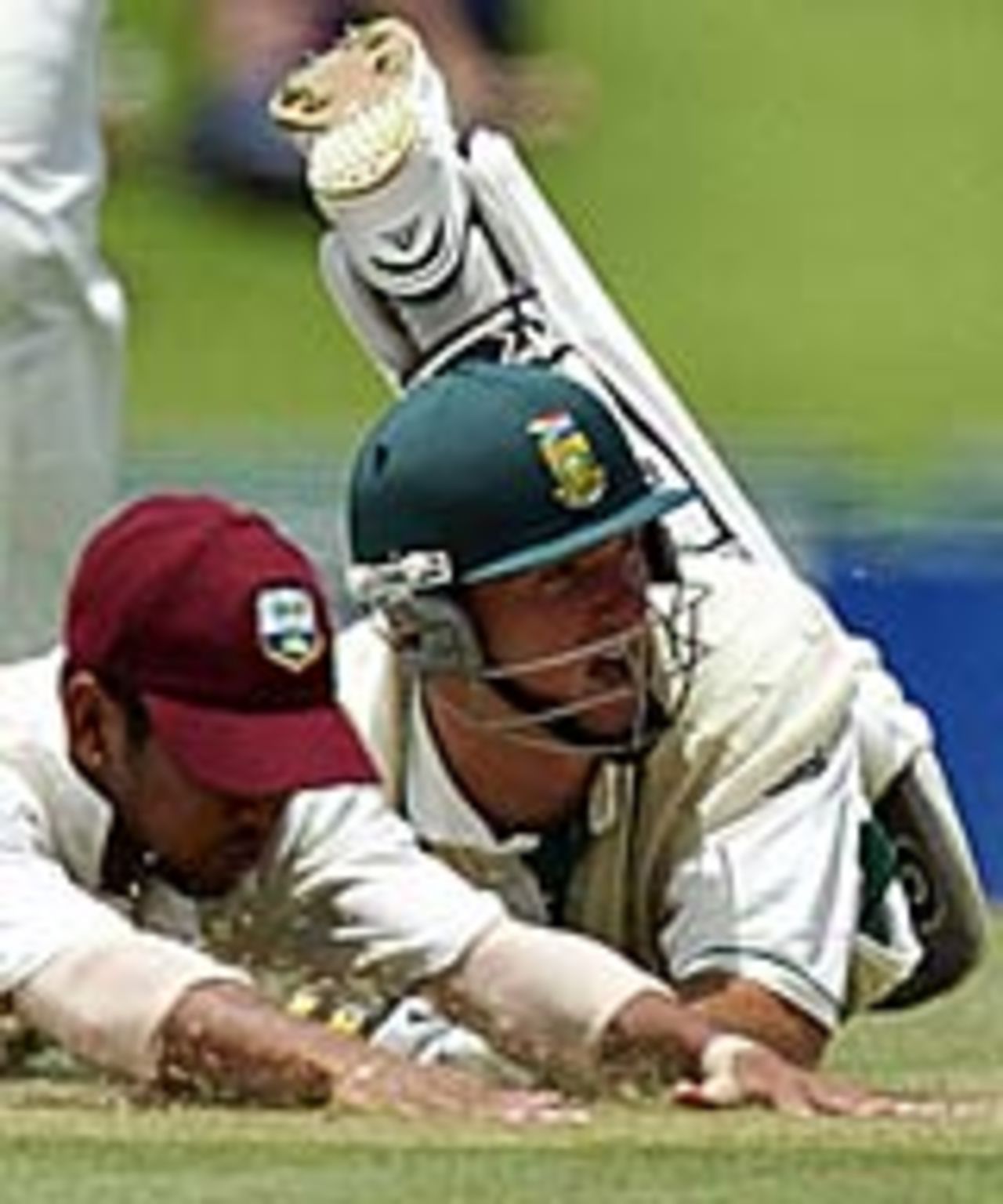 Ramnaresh Sarwan fluffs a run-out chance as Graeme Smith scrambles home, South Africa v West Indies, 4th Test, Centurion,  January 16, 2004