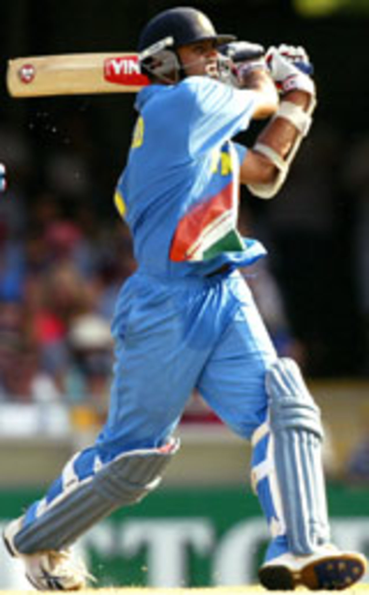 Rahul Dravid hits out, India v Australia, VB Series, Brisbane, 5th ODI, January 18, 2004