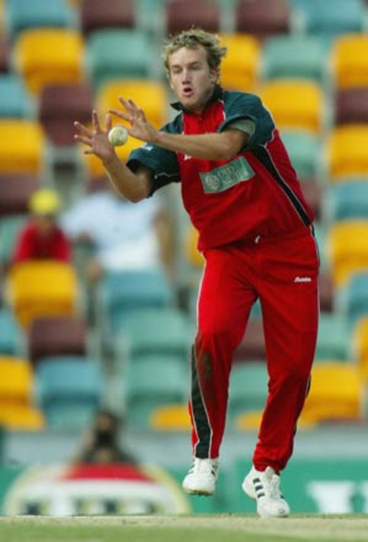 Sean Ervine took Douglas Hondo's lead and was sharp on the field, India v Zimbabwe, VB Series, Brisbane, 6th ODI, January 20, 2004