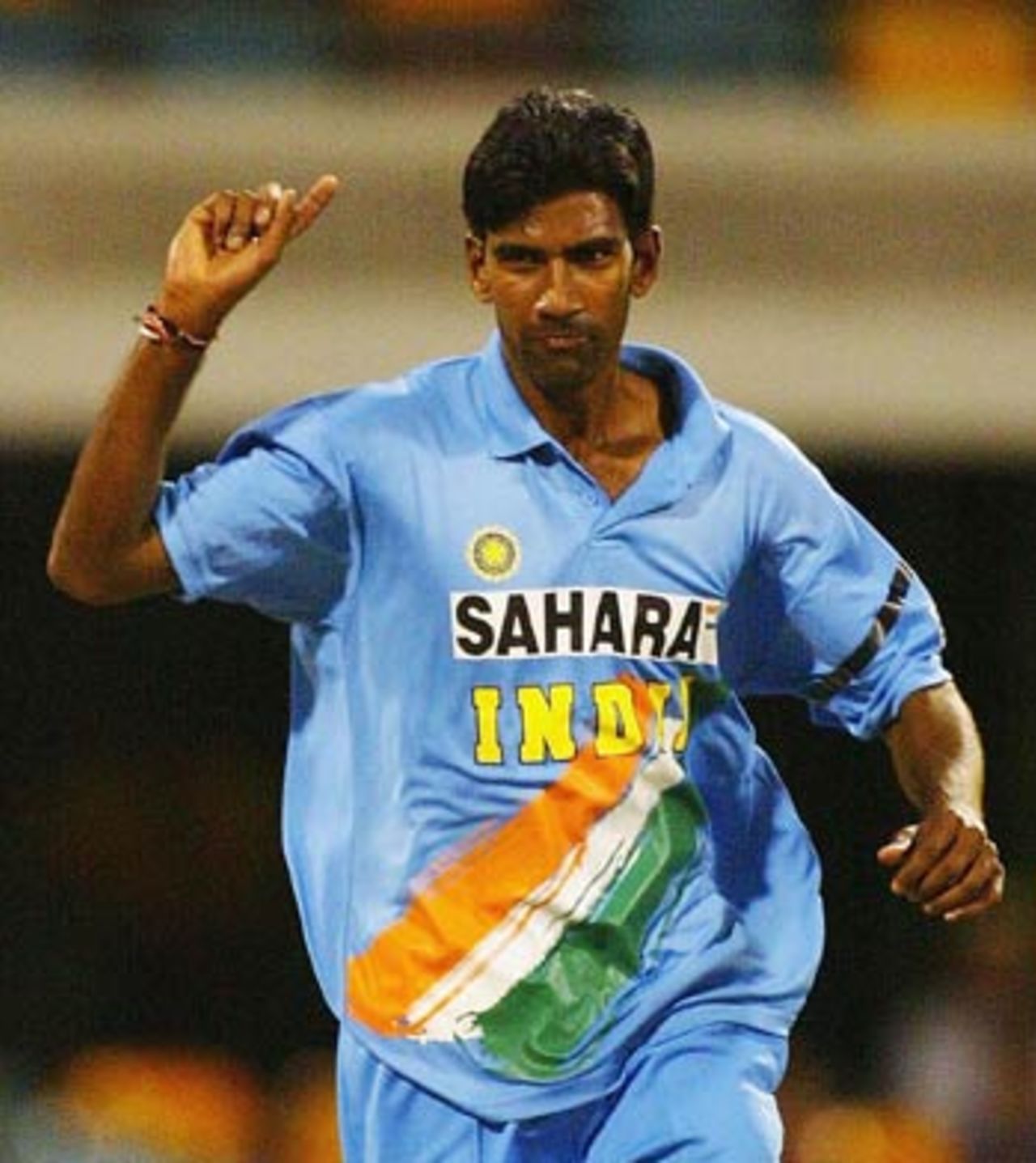 Lakshmipathy Balaji chipped in with vital wickets, India v Zimbabwe, VB Series, Brisbane, 6th ODI, January 20, 2004