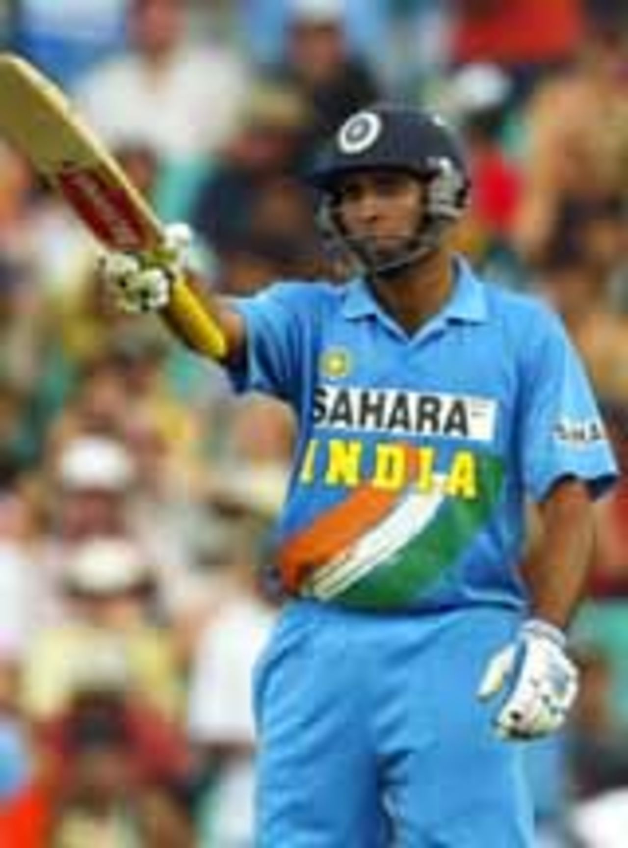 VVS Laxman acknowledges his fifty, Australia v India, VB Series, 7th ODI, Sydney, January 22, 2004