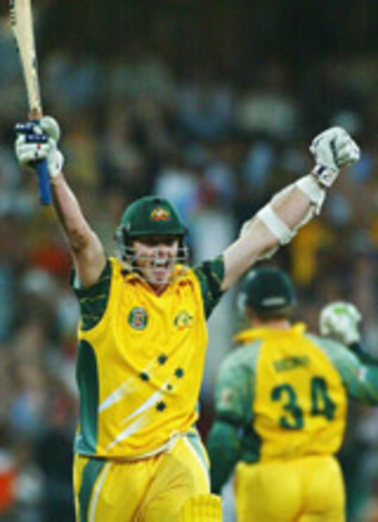 Brett Lee exults after scoring the winning runs in a thriller, Australia v India, VB Series, 7th ODI, Sydney, January 22, 2004