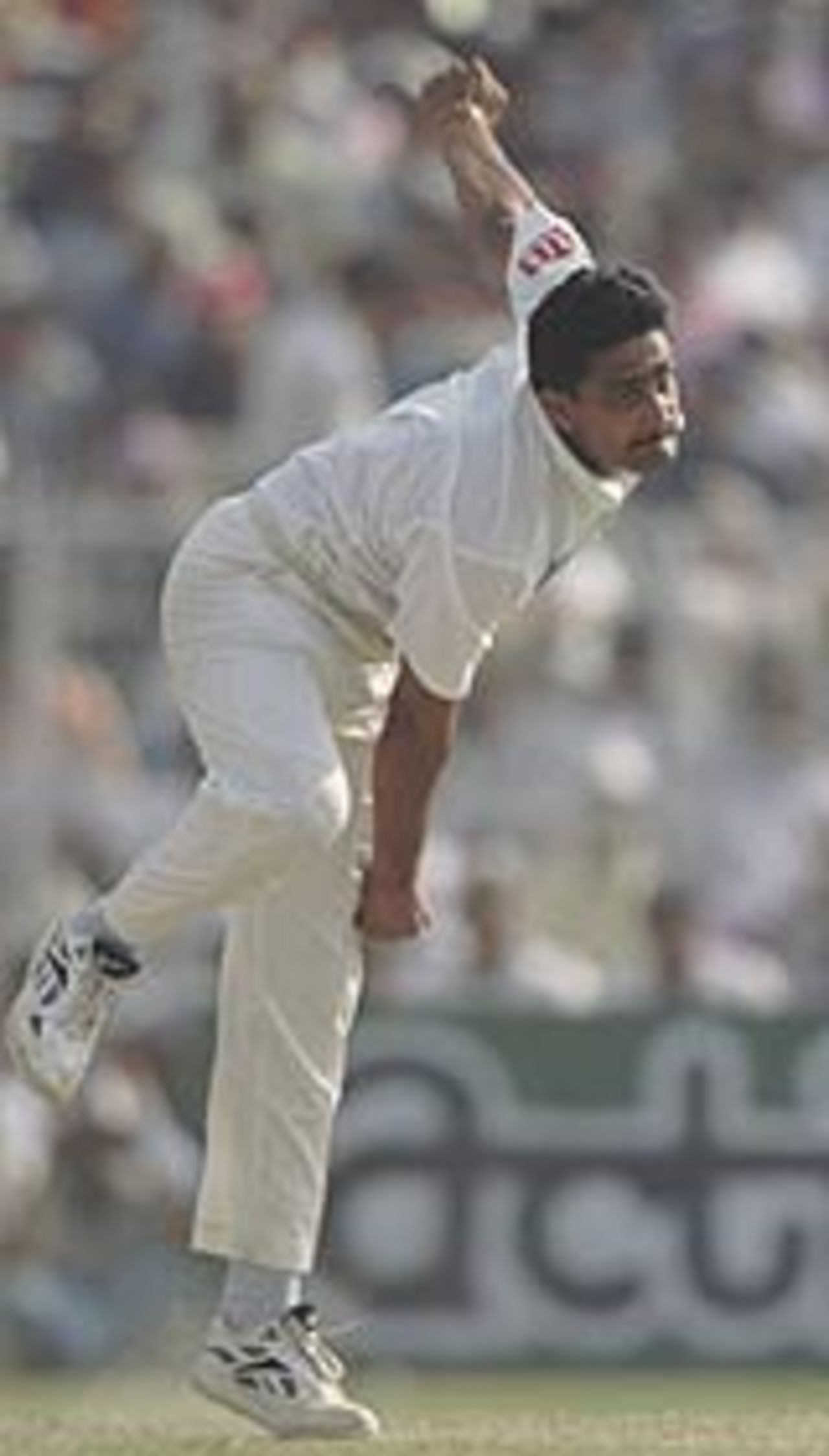 Anil Kumble in full flow, India v Australia, Delhi, October 1, 1996