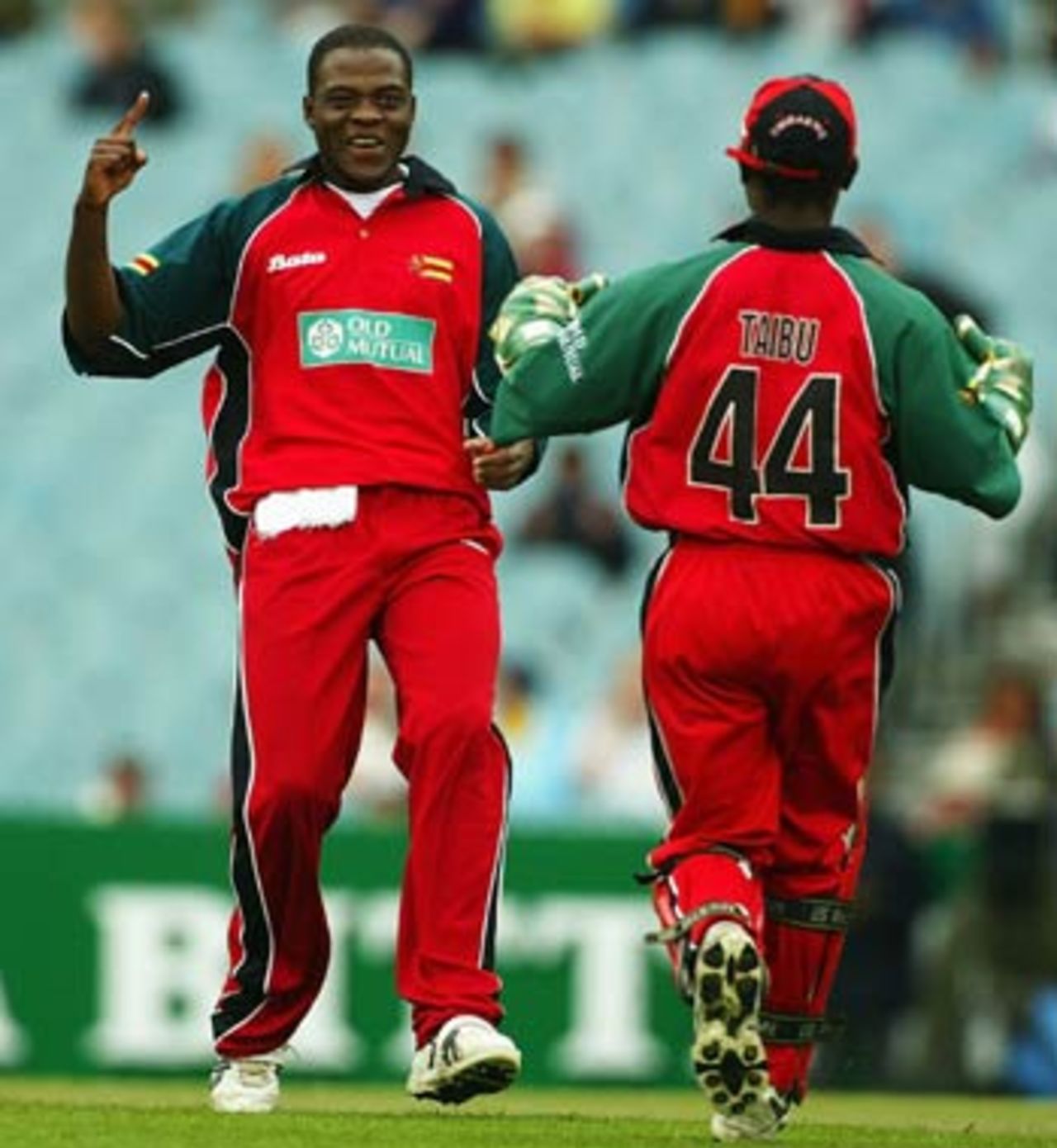 Blessing Mahwire had a good debut, clean bowling Michael Clarke, Australia v Zimbabwe, 10th ODI, VB Series, Melbourne, January 29, 2004
