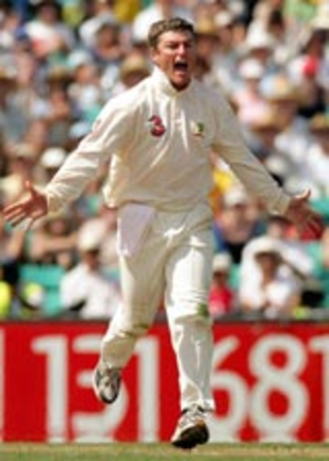 Stuart MacGill celebrates a wicket, Australia v Pakistan, 3rd Test, Sydney, January 2, 2005
