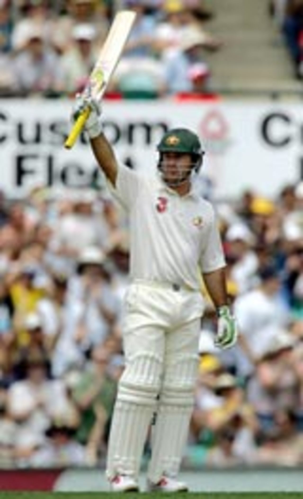 Ricky Ponting acknowledging cheers after his fifty, Australia v Pakistan, 3rd Test, Sydney, January 3, 2005