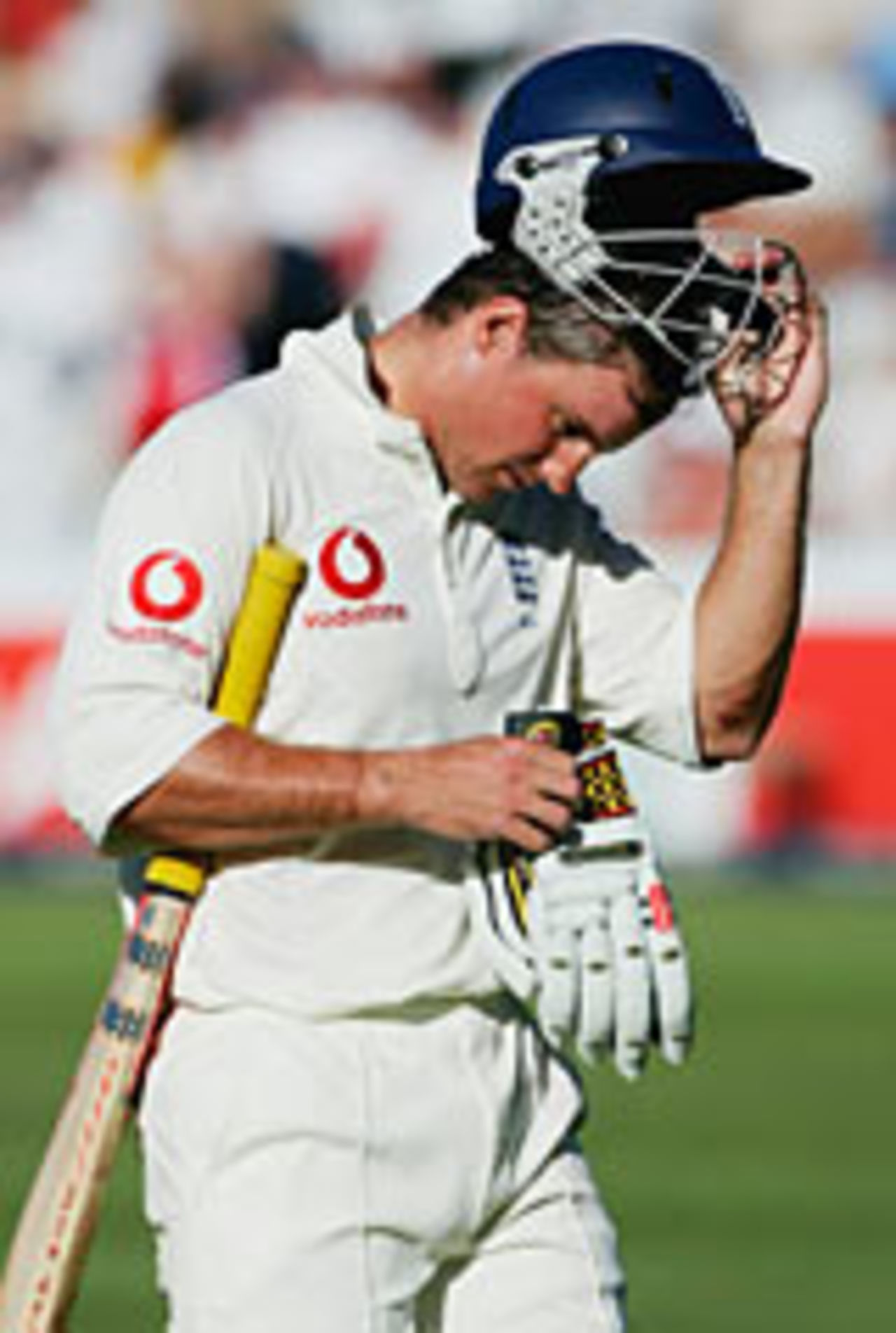 Andrew Strauss walks back, South Africa v England, 3rd Test, Cape Town, 2nd day, January 3, 2005