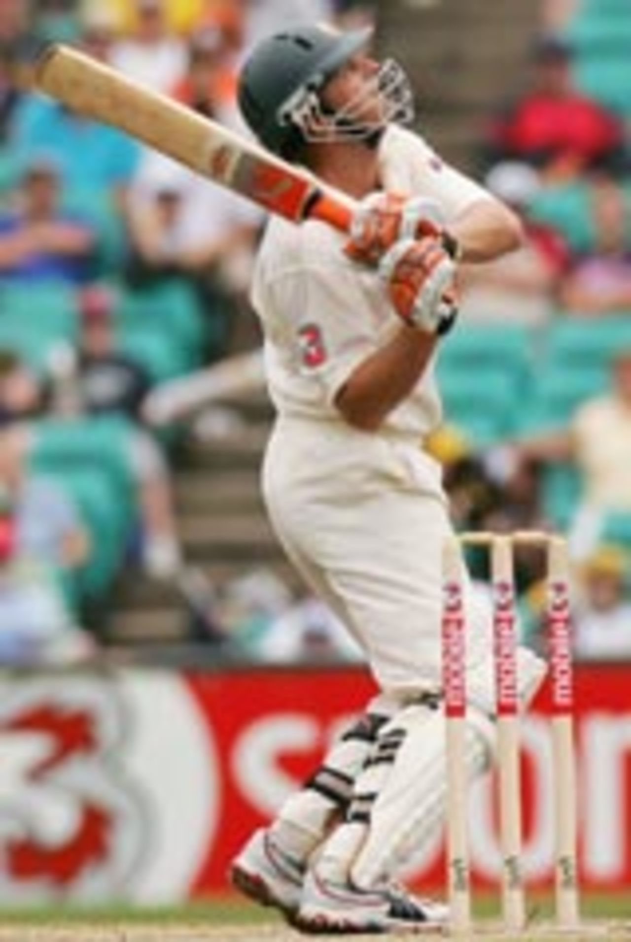 Adam Gilchrist plays the hook, Australia v Pakistan, 3rd Test, Sydney, January 4, 2005